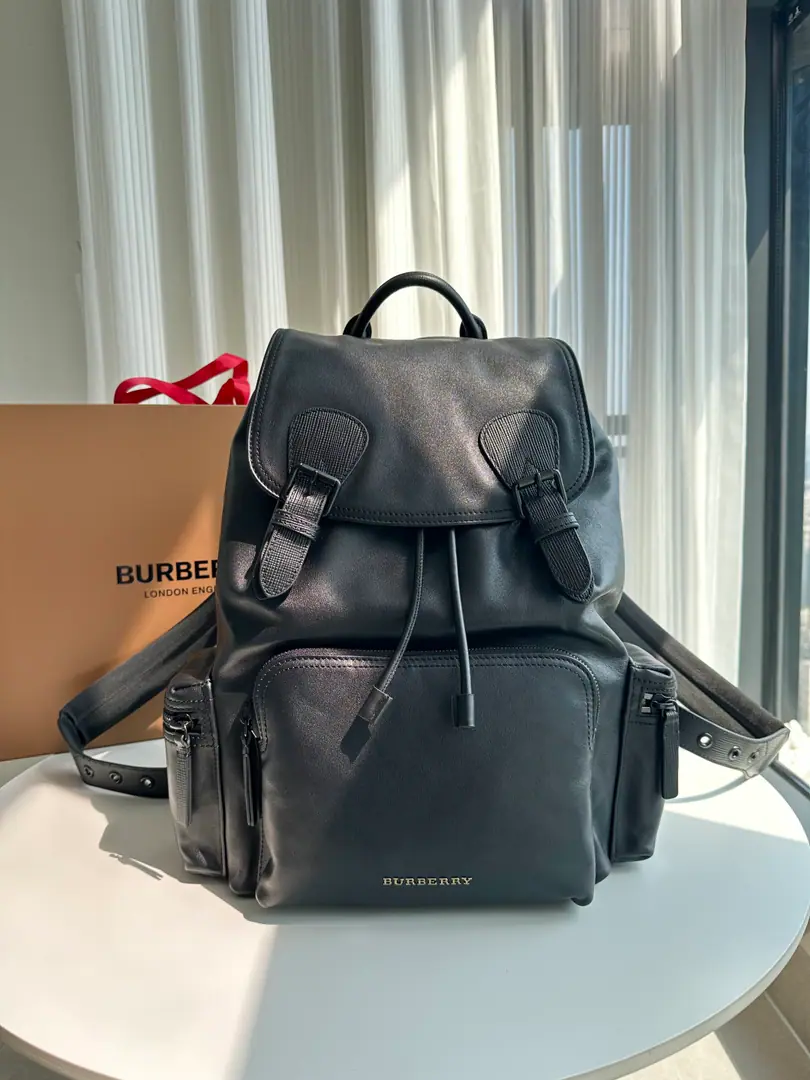 Special level BThe Pure One-Booked Polly Two-Back Pack. ⚡️Importing calf skin with black steel hardware Low profile and luxury. It's super-functional. It's a huge capacity. It's a four-quarter trip a year. The price of the sex is too high.42.28🌟Model403188