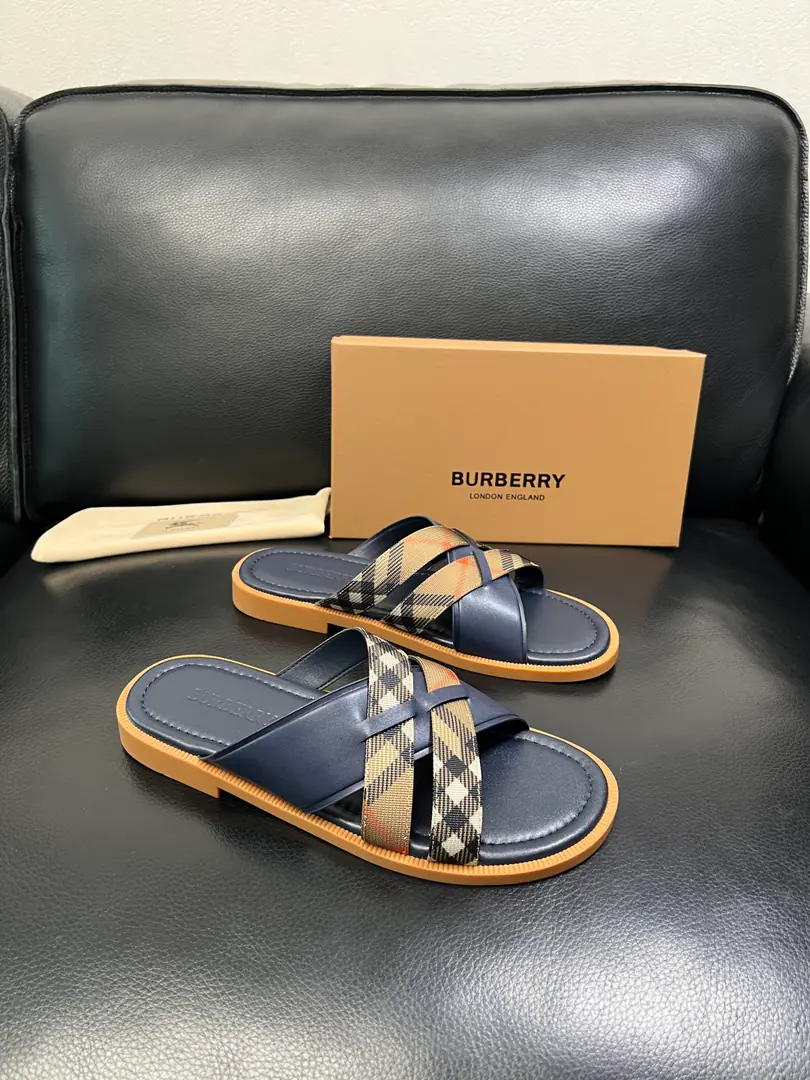 BURBERRY Top-level craft - Boboli. Shoes are synchronized., The original plant was equipped with Italian imported cow flour., High-quality complex integration process, Imported cattle mats., I'm comfortable with air., Shoes under the sole.: The original plant is used for the original base., The original factory and the single. High Quality Welcome to the comparison., Codes 39-44（Make a reservation. 45 ）
