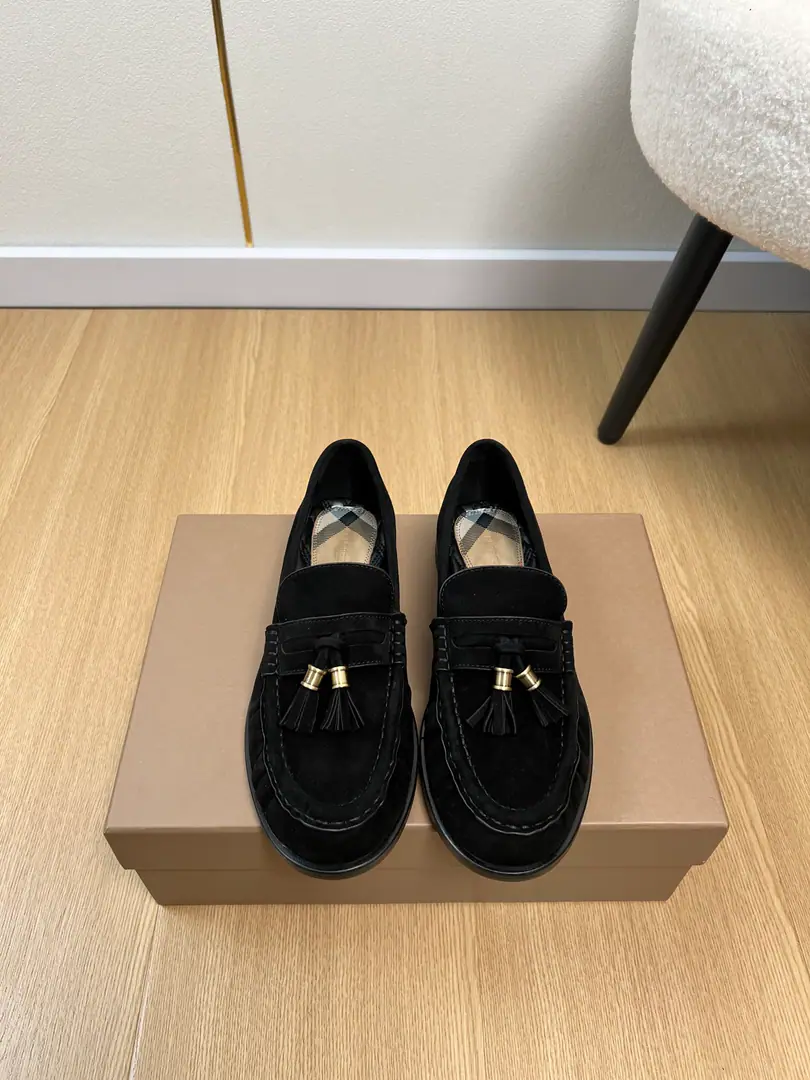 🍸Burberry - Boboli. | 2026ˢˢ 2026Spring and summer brand new. The new cabinet for the latest classic summer-time-skinning shoe series.〰 The details are full of leisure fashion. BBRClassic series, SelectVintageThe fabric of the tampon and the Italian leather., Very rare ingredients., Decoration brand logos press flowers, It's a very symbolic thing.！ Shoe-face custom-made ribbles, A fine piece of material., It's a nice color., The quality of the product is not strong., - It's a little bit of a work-out., by the type of soul, Sensitivity, Quality, It's all about the quality of the high quality.！ ♺Shoe.: The original imports of cattle. ♺Uchi.: Lamb skin. ♺Otsumi!: The original model of the rubber floor. ♺He's tall.: 2cm ♺Codes: 35-41 （40.41Custom） ♺Plant price