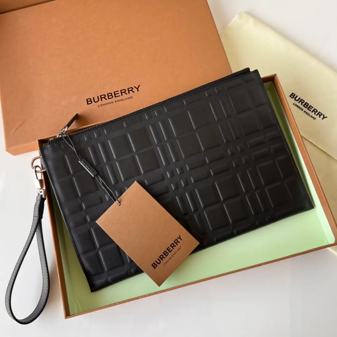 The big-time plaque leather zipper. ➰【B•Home.】Original MonoQuality🇮🇹～～🎉👉Use imported pear skin, A very delicate layout can easily be placed in the briefcase.💼Or inside the travel bag., And it can accommodate the tablet easily.💻, 💋Physical shoot📷, 🆔🆔80493261Black, Dimensions30cm*20cm