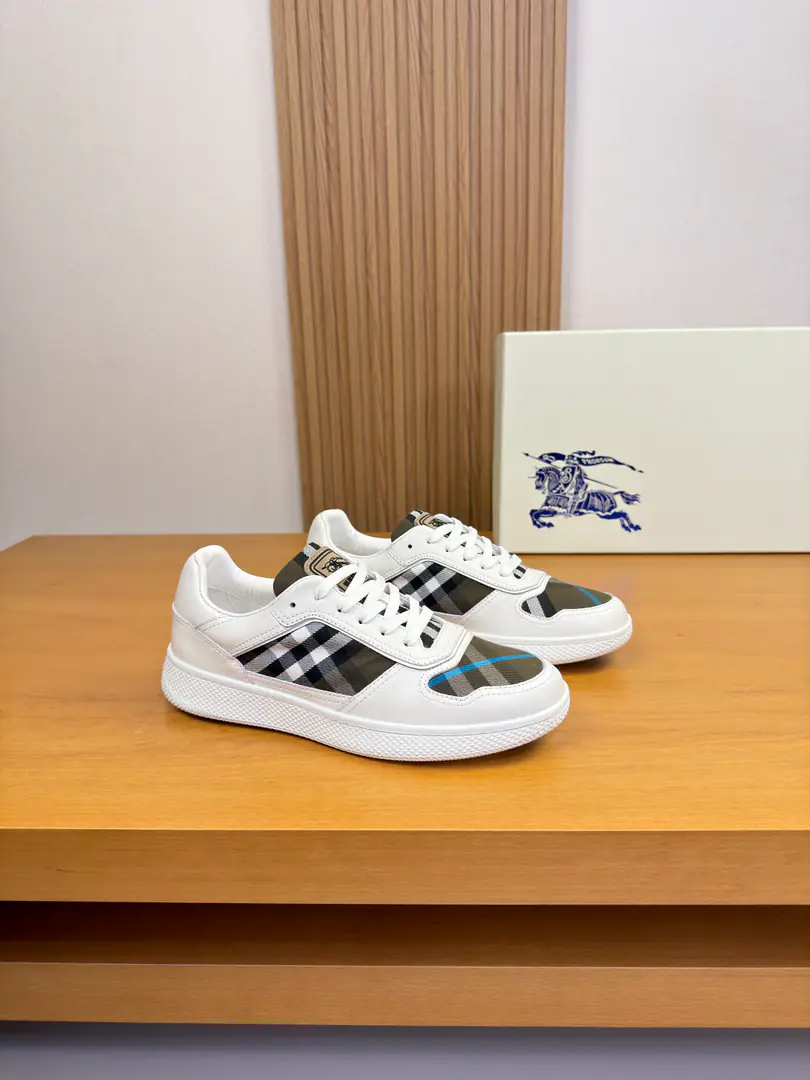 【 BURBERRY】- Boboli. High-end quality Original List·Leisure sports shoes Shoe.: Imports🔝Napa Skin., Brand totems., Shoe tongue..- It's a plastic brand.logoTotem. Uchi.: Water-tied cow skin. Otsumi!: It's so light.TPRRubber; Double-coloured base Super-high-quality control.·- I'm doing a little work.: Highlight(High-end·- How expensive.·Slot) Size: 38-44（45, Make a reservation.)·BBR0157