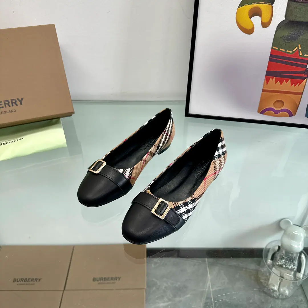 🌈🌈- Boboli.Burberry Classic square-lined shoes. The least chosen shoe of the oldest so far. It looks good on anyone.👏Don't underestimate the cost of the fabric. We use three layers of cloth on our shoes. Single-story cell stripes imported fibre cloths45One. 3The cost of the floors is... One yards to the left.💪It's just to make sure that the shoe line feels strong. Not mutant, The real one is a hardware button. The inside sheep's skin is stomping. 🇮🇹Simulate the skin. Standard Code🌈35-43(35.40.41.42.43No re-election.)