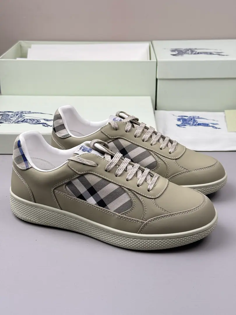 𝐁𝐔𝐑𝐁𝐄𝐑𝐑𝐘# Bobley's new Margo-Little and all the new balconies.·- Boboli.（Burberry）Classic Prototypes It's a really nice shoe.··Knight's blue skates. Finally, I see the latest slanting sneakers really look good., I can do whatever I want. Sports shoes, It's made of cotton-combined fabric.. Made in Italian craftsmen., Decorative Swirl Burberry Gear. With a lined and twig shoelace on the eye of the net., The rubber shoe bottom is a collection. Burberry Letter logo. From Burberry The classics., The necessary provision for the closet is interpreted in a branded style.. The knight's logo is on the side of round-shoes and tongue.（EKD）Label leather shoes mats, Shoes bottom strap. Burberry Letter logo Codes: 38-44（45, 46Do it.）