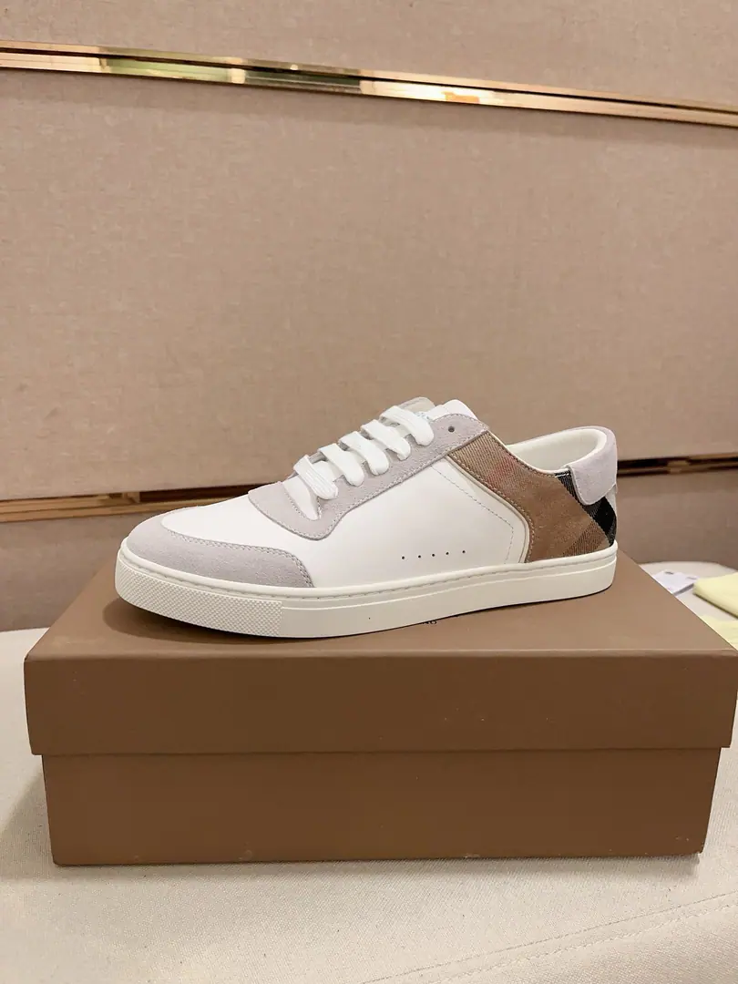Plant prices: Top Version◾️▫️The new Barbolis' old-school low-ass sneakers., By Vintage The calf's skin is new., Decorating new brand logo. In the top of the cow's skin., Heel. Burberry Letters of the Facing logo, TPUOriginal Base！Codes:38-44. - It's a deal.45