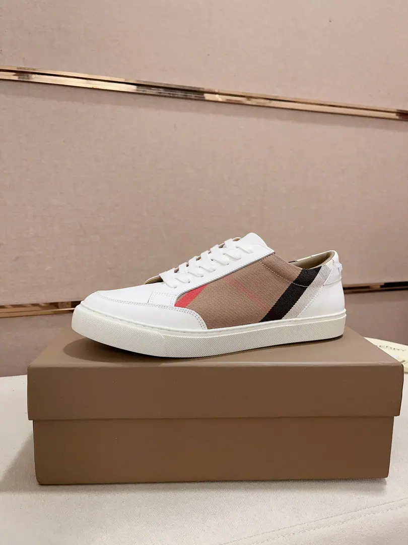 Plant prices: Top Version◾️▫️The new Barbolis' old-school low-ass sneakers., By Vintage The calf's skin is new., Decorating new brand logo. In the top of the cow's skin., Heel. Burberry Letters of the Facing logo, TPUOriginal Base！Codes:38-44. - It's a deal.45