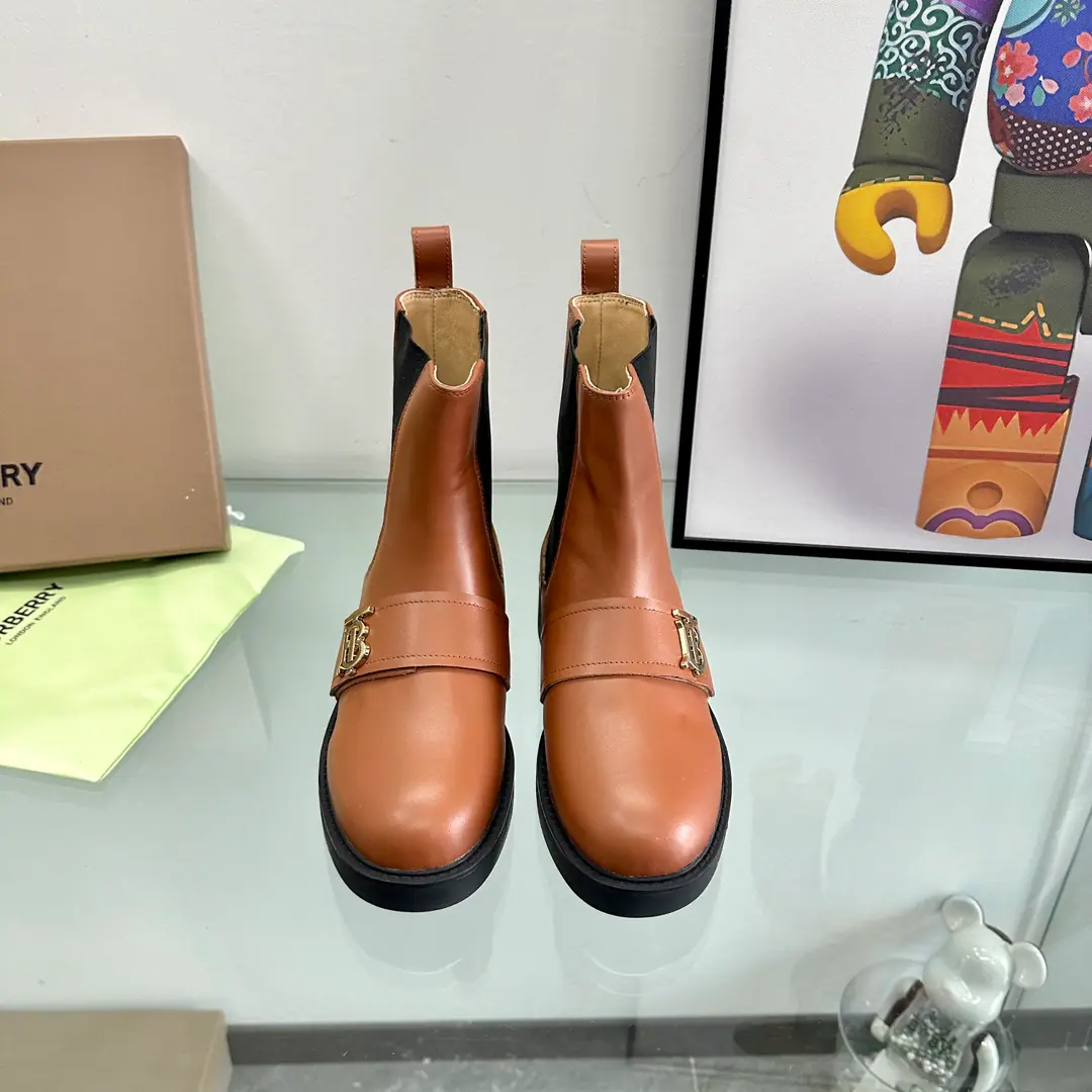 New paragraph BURBER*YThe owner of the counter is making a call., Designed by a celebrity. It's a pair of the bar's own style. The shoes are top-of-the-skin.+In the sheep's skin. A sheep's skin cushion. It's definitely the fashion-led element of the year.👄 It also continues the classic design. It's good to be on either side. And I'm sure I'm not going to be a hero. ～I'll make you look all right.！😁You're a good-looking guy. You're a pretty good-looking guy.💋Why don't you get a pair of them?！ The agents are moving fast.！The transmission will blow.！！！！ Codes: 34-40(34.40No re-election.)