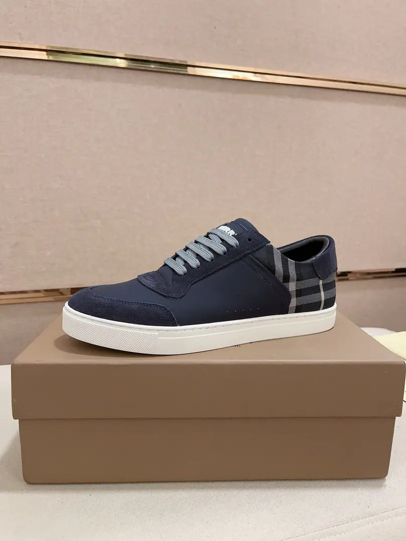 Plant prices: Top Version◾️▫️The new Barbolis' old-school low-ass sneakers., By Vintage The calf's skin is new., Decorating new brand logo. In the top of the cow's skin., Heel. Burberry Letters of the Facing logo, TPUOriginal Base！Codes:38-44. - It's a deal.45