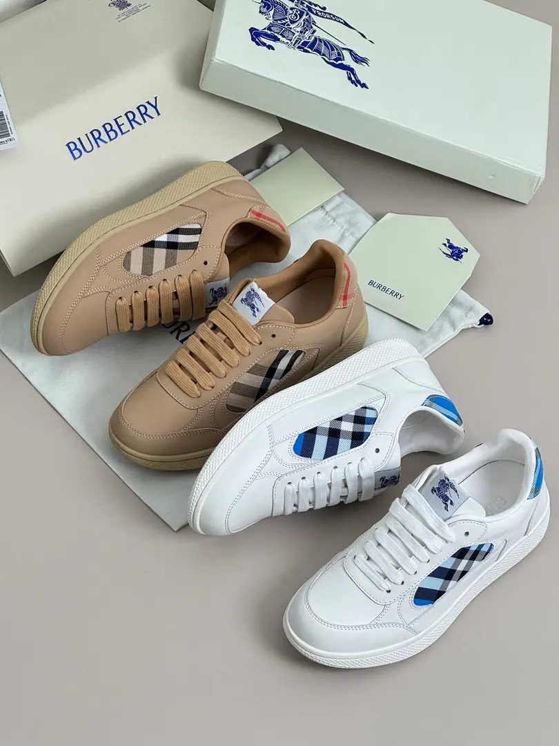 BURBERRYI Finally.|Cool.·The blogger says: Gravity Terrace Sports shoes - Boboli.（Burberry）Classic Prototypes It's a really nice shoe.··Knight's blue skates. Finally, I see the latest slant tattoo.➕The skin of the cow really looks good in the color of the sneakers., I can do whatever I want. Sports shoes, Use cotton to mix paste.➕Cow skin made.. Made in Italian craftsmen., Decorative Swirl Burberry Gear. The rubber shoe bottom is a collection. Burberry Letter logo. From Burberry The classics., The necessary provision for the closet is interpreted in a branded style.. Round shoe head. The horse's knight's logo is on the shoe tongue.（EKD）Label Leather shoes. Shoes bottom strap. Burberry Letter logo Codes: 39-44