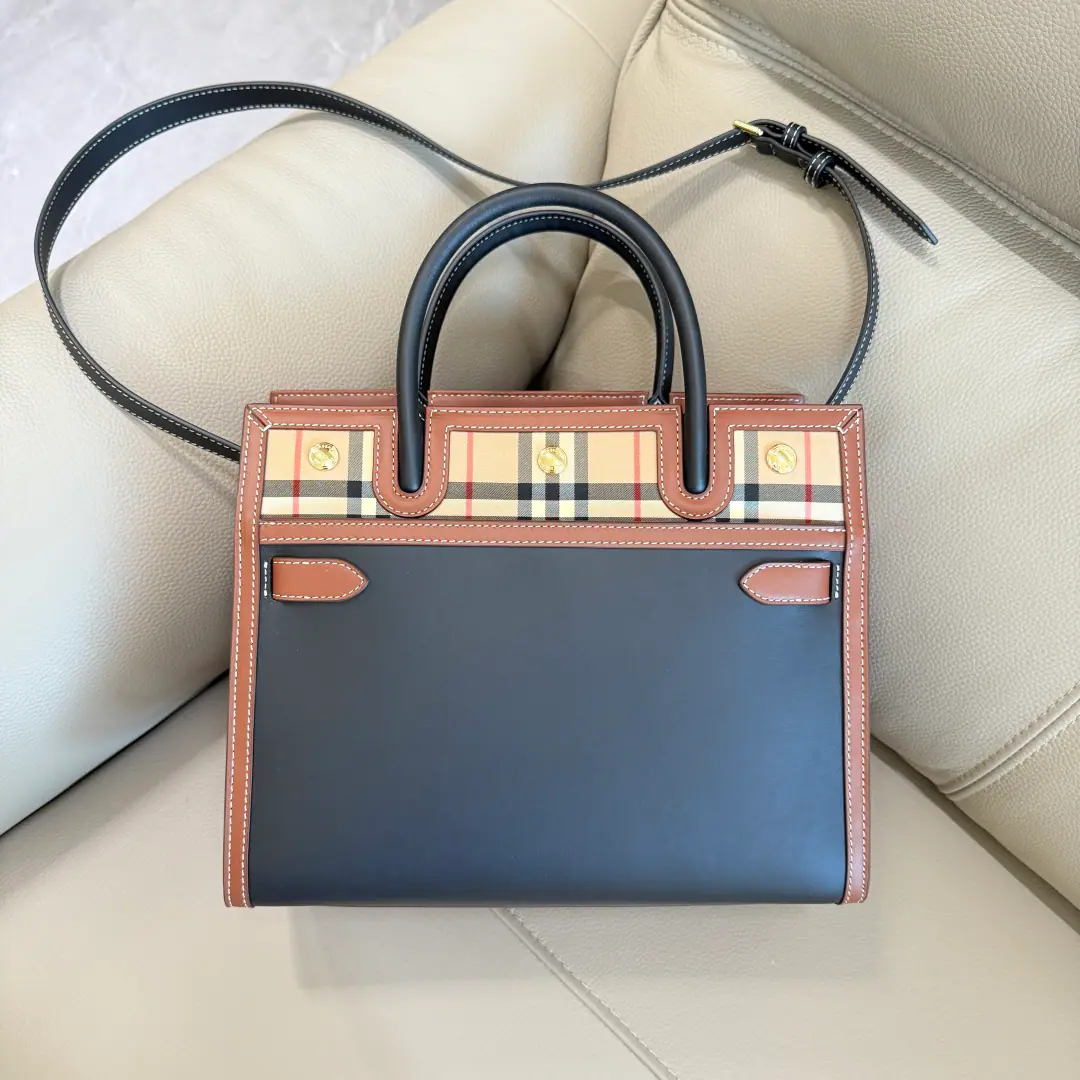 Special level BIt's a good home.「Title - The tae bag.」, Select Collection Vintage The Shaggy Shape., Decoration of smooth leather edges and three nails. We can use the top handle on the handkerchief., Or make a shoulder shape with a remixable back belt.. 32 x 15 x 25cm🌟Model2661