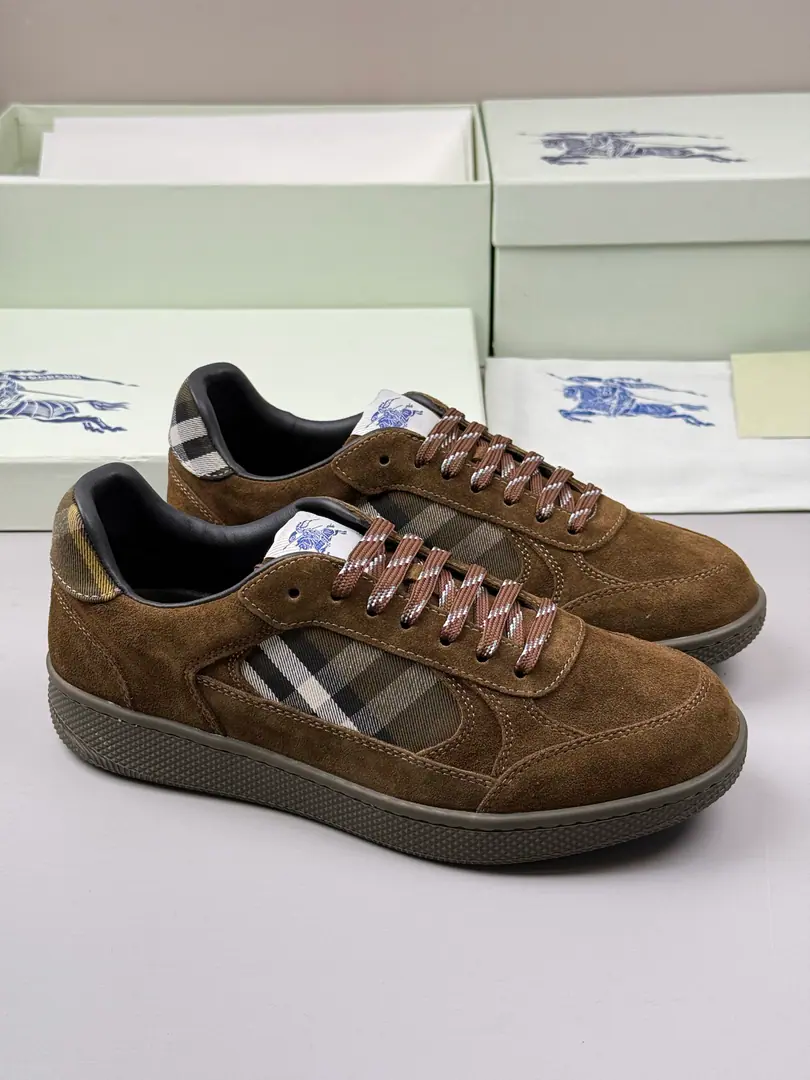 𝐁𝐔𝐑𝐁𝐄𝐑𝐑𝐘# Bobley's new Margo-Little and all the new balconies.·- Boboli.（Burberry）Classic Prototypes It's a really nice shoe.··Knight's blue skates. Finally, I see the latest slanting sneakers really look good., I can do whatever I want. Sports shoes, It's made of cotton-combined fabric.. Made in Italian craftsmen., Decorative Swirl Burberry Gear. With a lined and twig shoelace on the eye of the net., The rubber shoe bottom is a collection. Burberry Letter logo. From Burberry The classics., The necessary provision for the closet is interpreted in a branded style.. The knight's logo is on the side of round-shoes and tongue.（EKD）Label leather shoes mats, Shoes bottom strap. Burberry Letter logo Codes: 38-44（45, 46Do it.）