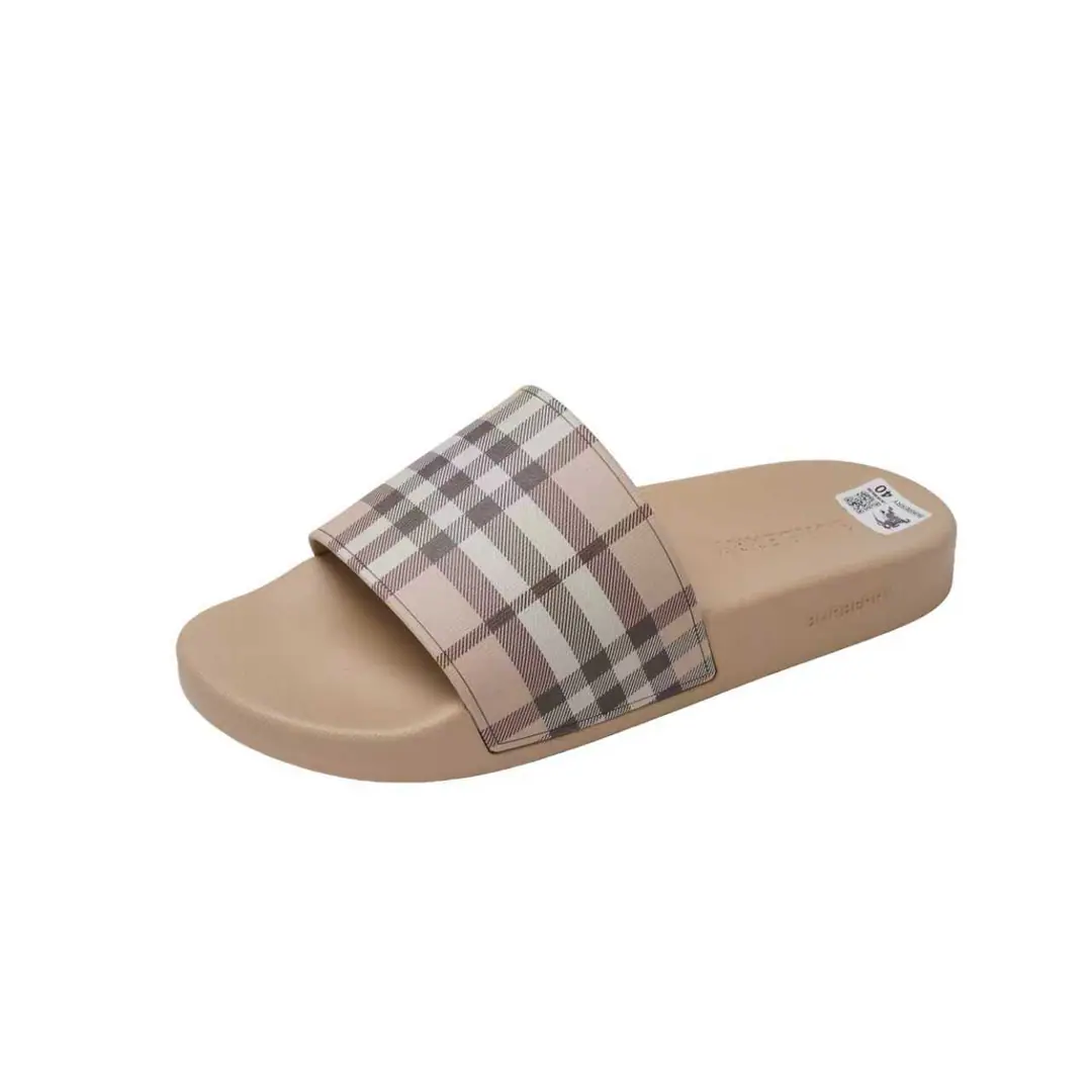 The new slipper in the counter has the branded letter-based logo., And the chief creative director. Riccardo Tisci It's... Burberry First Show Series Name「Kingdom」 Ruler Guide One to one., Pattern5DPrint, Shoe.: %Environmentally friendly polyamide, Shoes under the sole.: %Rubber Setup Design Codes, 36-46