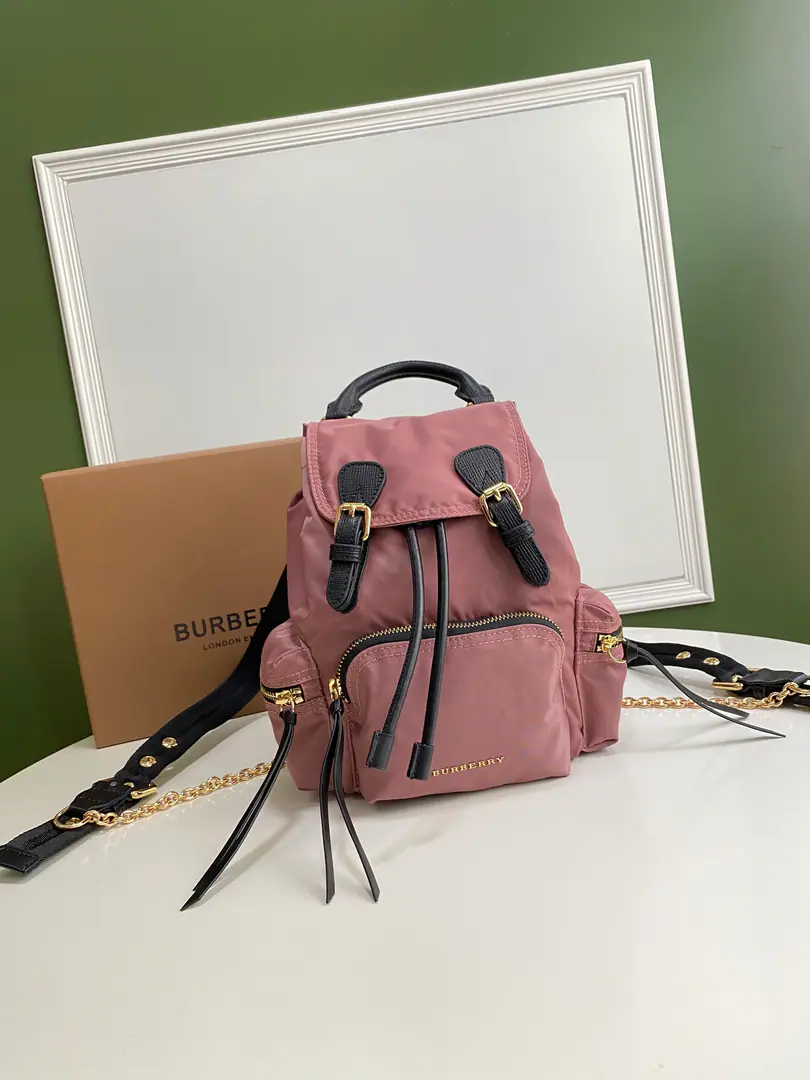 Special level SmallRucksackThere's no reason why the army backpack doesn't love him.🤪Don't look at it. Maybe it's a fake. Dimensions16*26