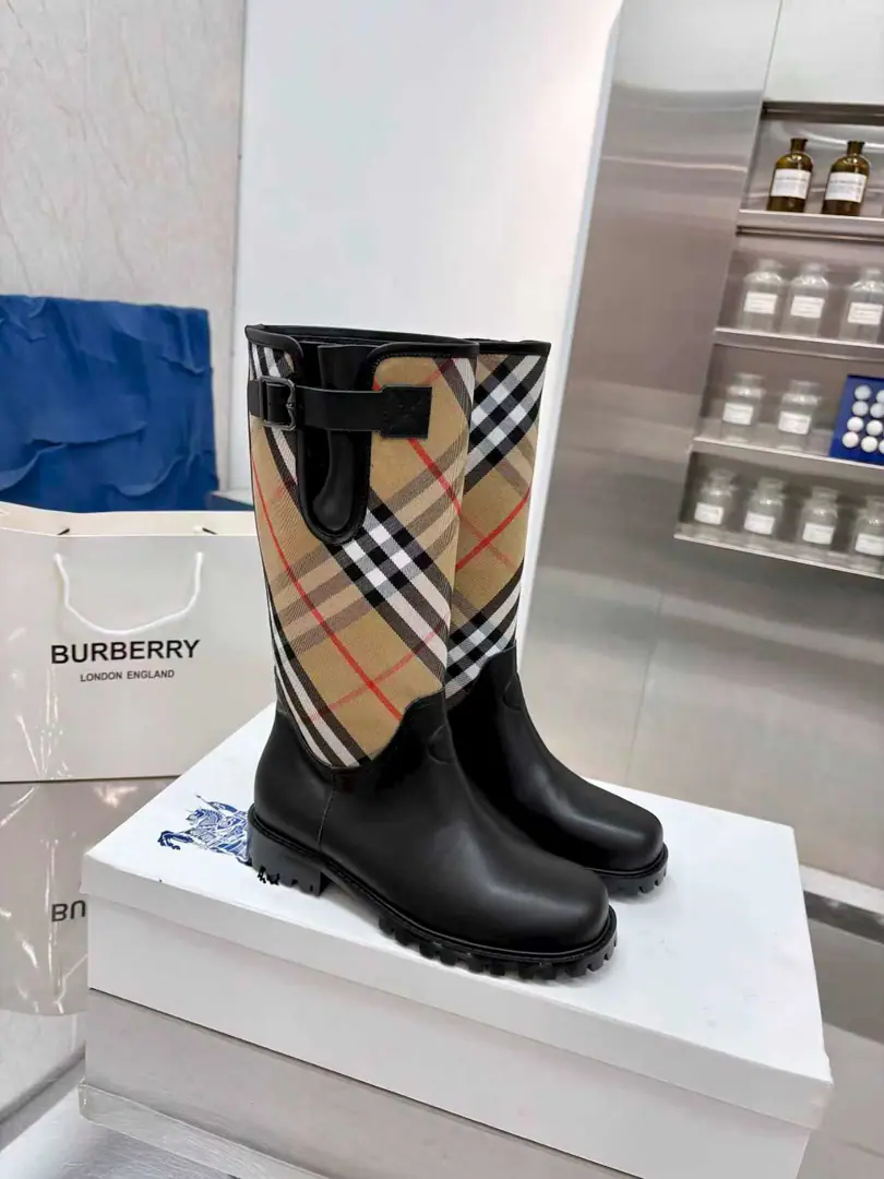 New stuff on the shelf.🌈- Boboli.Burberry The owner of the counter is making a call., The Iron Mark of the Knights of the Battle, Designed by a celebrity. 〰 It's a unique knight's boots with a Boboli. Shoes face with top-top head-story sheep skin inside the skin of a cow. ‼️Remarks:Boots.👢Humming38cm Ripple:35cm He's tall.:2.5cm ‼️Short boots.👢Humming:15cm Ripple28cm ‼️The sheep's skin in the boots.🔥🔥🔥. In the sheep's skin. Boots.🌈🔥Codes: 35-43（35Code and sum40.41.42.43It's a code. No, no, no, no, no.）