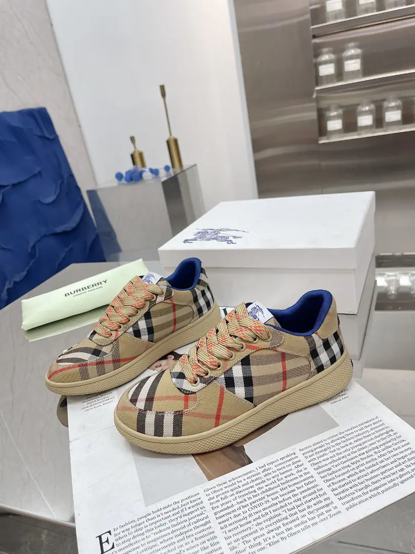 🌈🌈🌈New stuff on the shelf.🍎Couple money. - Boboli.💕Burberry The money's coming out. New Gravity Terrace Couples' leisure sneakers. Three years of classic grids back., A hundred., Decorative Swirl Burberry Gear. With a lined and twig shoelace on the eye of the net., The rubber shoe bottom is a collection. Burberry Letter logo. From Burberry The classics., The necessary provision for the closet is interpreted in a branded style.. ✅Fabulous.: Original canvas ✅Reeb.: Inside the original plate., The silk cow has feet. ✅Otsumi!: TPU ✅Codes: Men and women35-46（35, 40, 41, 45.46Custom）Men's clothing plus10