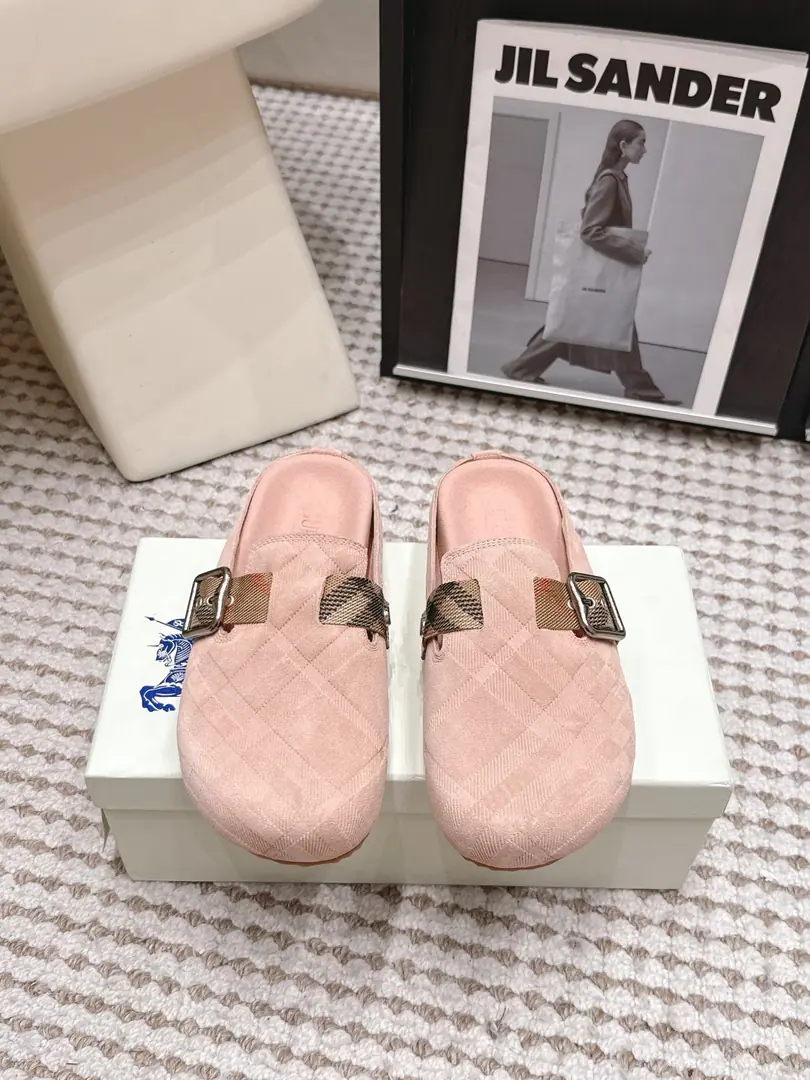 Requisition level - Boboli.Burberry Classic stroke. Blast the street bracken slippers. It's made of soft anti-featur., It's a work of art in Italy.. I'm putting a lot of pressure on the grid., The soles of the pressurized shoes., It's a top-end logo.. & Make modifiable B Font-button Ring, A symbolic sand with decorated flowers. Burberry Gravity. Fabulous.: Counter-featur./Bullskins. Reeb.: In silk cow. Otsumi!: TPU Codes: Female size35/41（35, 41Custom） Men38/45（45Custom）