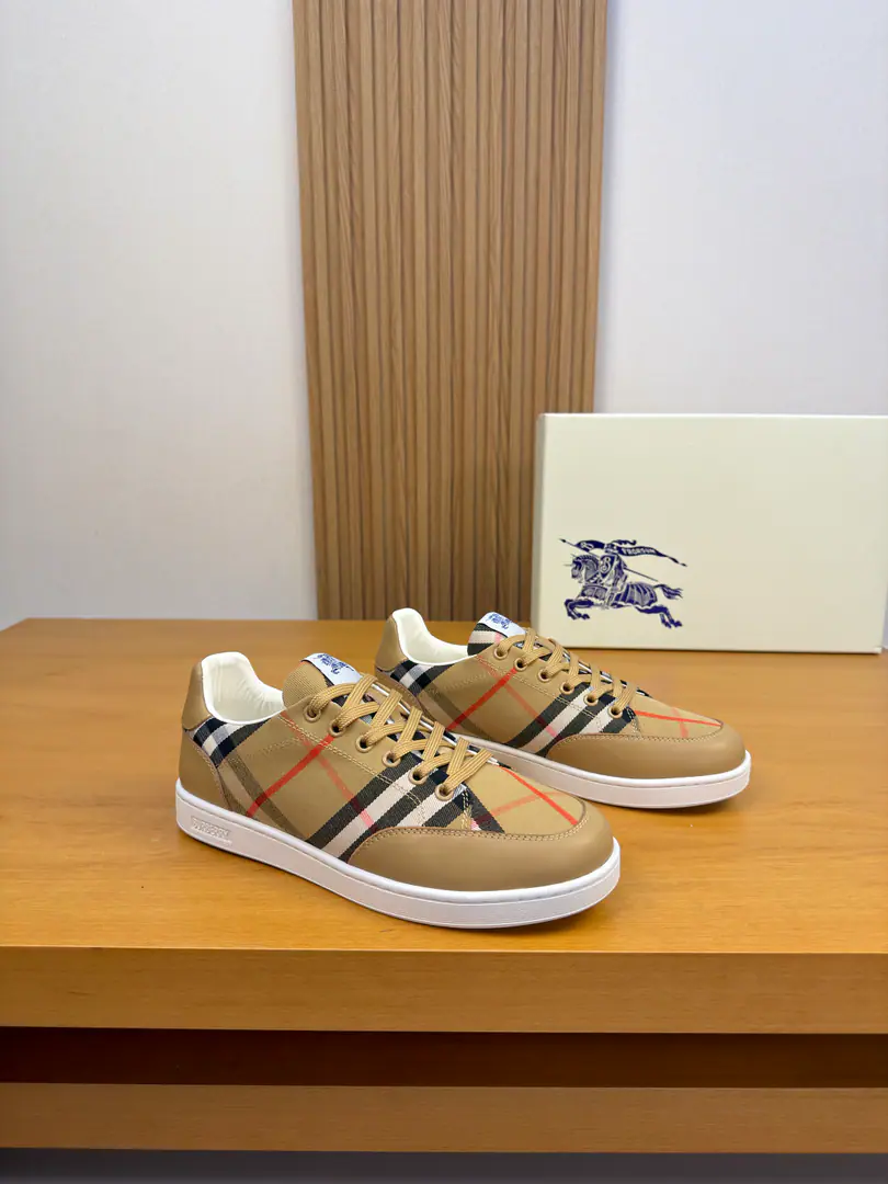 【 BURBERRY】- Boboli. High-end quality Original List·Leisure sports shoes Shoe.: Imports🔝Napa Skin., Brand totems., Shoe tongue..The brand of the car.logoCursor, Back up..Air pressure brand totem Uchi.: Water-tied cow skin. Otsumi!: It's so light.TPRRubber; Form Super-high-quality control.·- I'm doing a little work.: Highlight(High-end·- How expensive.·Slot) Size: 38-44（45, Make a reservation.)·BBR0157