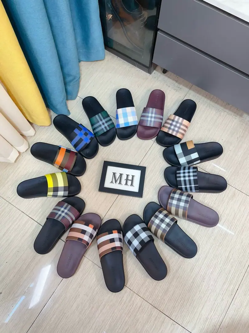 Get out of the factory.🌸🌸【Burberry】The new slipper from Barboli is a perfect job.！🔥Perfectly shaped top quality.🙈Slipper-resistant, high-end rubber floor.👣I'm a good shoeman., Standard size: 38-45 👉
