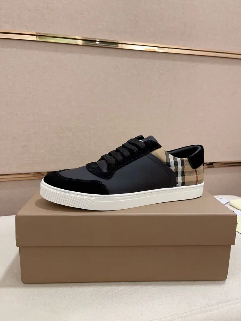 Plant prices: Top Version◾️▫️The new Barbolis' old-school low-ass sneakers., By Vintage The calf's skin is new., Decorating new brand logo. In the top of the cow's skin., Heel. Burberry Letters of the Facing logo, TPUOriginal Base！Codes:38-44. - It's a deal.45