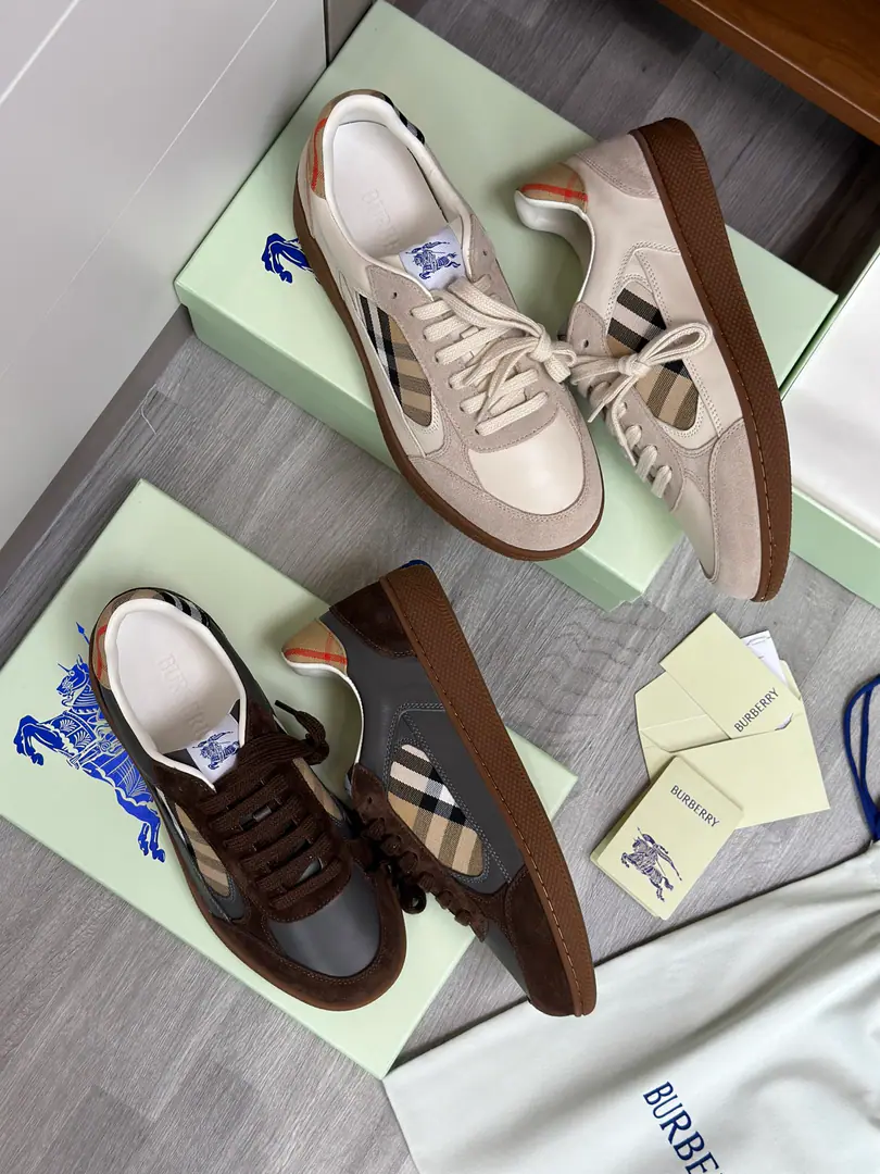 2026Recent Colour BURBERRYI- Boboli., Right., Top, Synchronise Action！ Terrace Sports shoes, New Fashion, It's a really nice shoe., Knight's blue skates., Really, really.. Use cotton to mix paste.➕Cow skin made., Made in Italian craftsmen., Decorative Swirl Burberry Gear, The rubber shoe bottom is a collection., Burberry Letter logo. From Burberry The classics., The necessary provision for the closet is interpreted in a branded style., Round shoe head., The horse's knight's logo is on the shoe tongue.（EKD）Label, Leather shoes., Shoes bottom strap. Burberry Letter logo！ 888033945 Size: 39-44# Standard leather shoe size Full package.