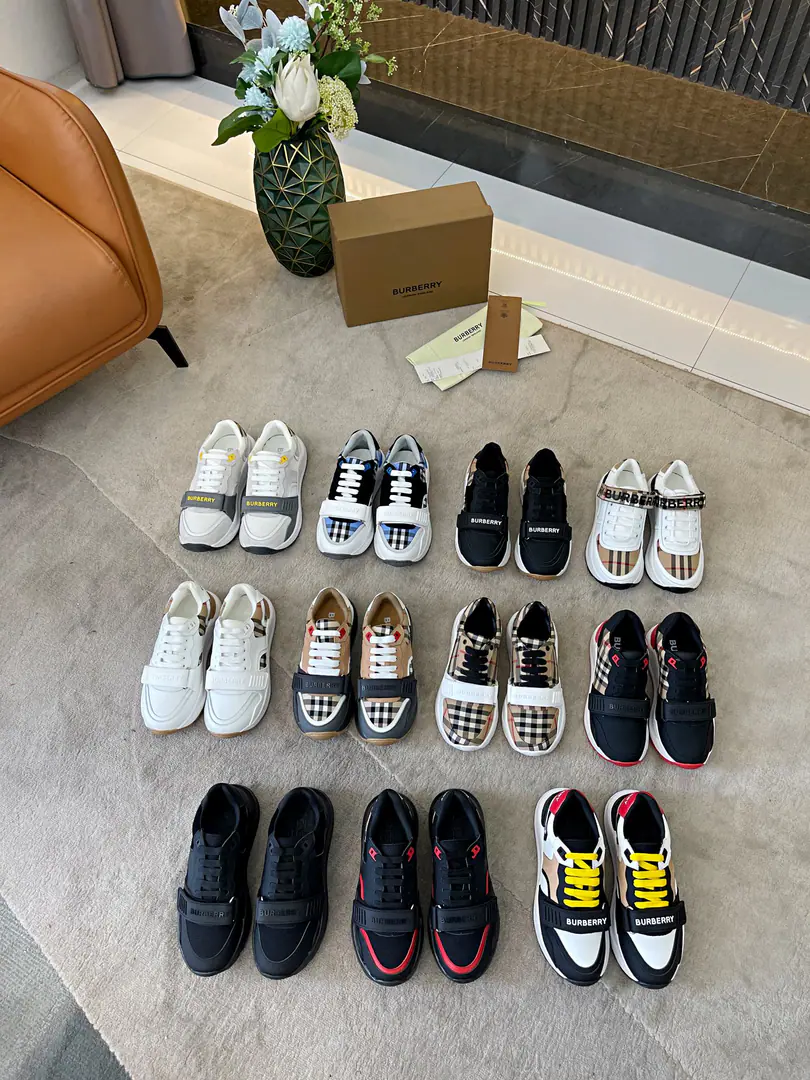 🌈Supply year round, Don't worry about it.！High-end version: Female,Men+10 BurberryBobley.2020Big booty., Recite the purchase board, The tablet, the head., Original plate reprint sign, It's either expensive or high-end.🙈🙈, Welcome to physical comparison.！ ✅Fabulous.: Silk cow skin.+The sheep. ✅Reeb.: In the plain motion., In the silk cow. ✅Otsumi!: The prototype is open.TR ✅Colours: 18Colour Optional ✅Codes: Female35-40, Men39-45（35,45Custom） ✅Packaging: Plaster packaging