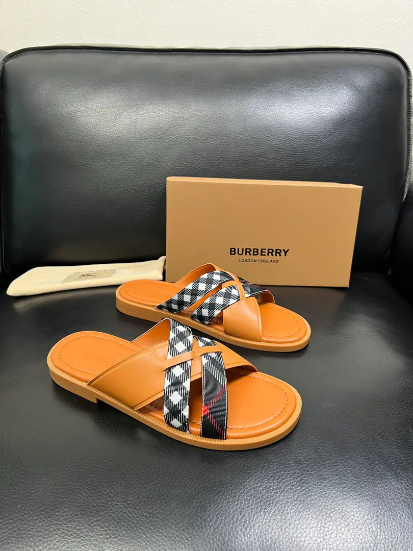 BURBERRY Top-level craft - Boboli. Shoes are synchronized., The original plant was equipped with Italian imported cow flour., High-quality complex integration process, Imported cattle mats., I'm comfortable with air., Shoes under the sole.: The original plant is used for the original base., The original factory and the single. High Quality Welcome to the comparison., Codes 39-44（Make a reservation. 45 ）