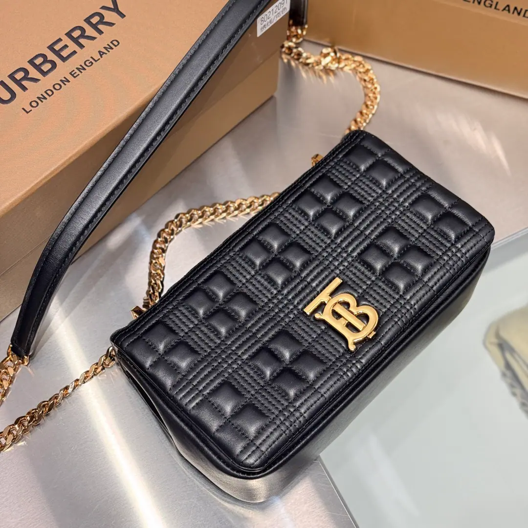 Special level BIt's a very special place. It's a fashion show.「Lola – Ronald Bob.」, The Italian masons of lambs made of the skin of the lamb., Decoration Thomas Burberry Exonyms, A nice chain belt.. ♪ And I can't bear ♪, Or make a slash back-shaped shape.. Commodity details 23 x 6 x 13cm🌟Model2091