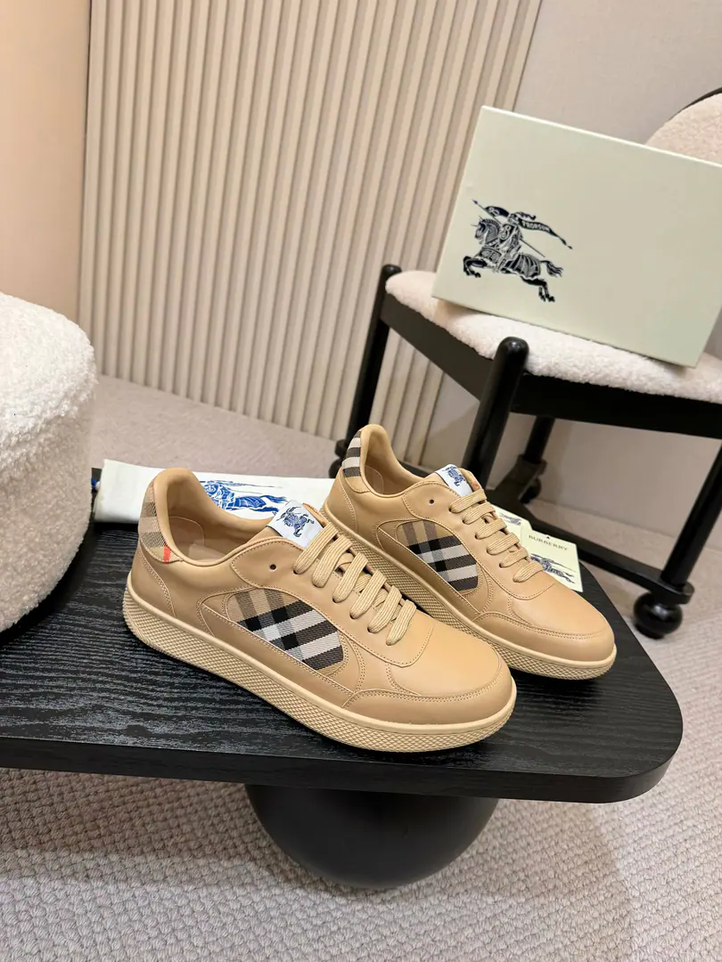 Plant price Burberry2025The money's coming out., Three years of classic grids back., A hundred., Decorative Swirl Burberry Gear. With a lined and twig shoelace on the eye of the net., The rubber shoe bottom is a collection. Burberry Letter logo. From Burberry The classics., The necessary provision for the closet is interpreted in a branded style.. ✅Fabulous.: Classic cotton.+Cows are counter-feat. ✅Reeb.: The plaque's skin is all over the place. ✅Otsumi!: TPU ✅Colours: Black. ✅Codes: Men and women35-45（35,45Custom）