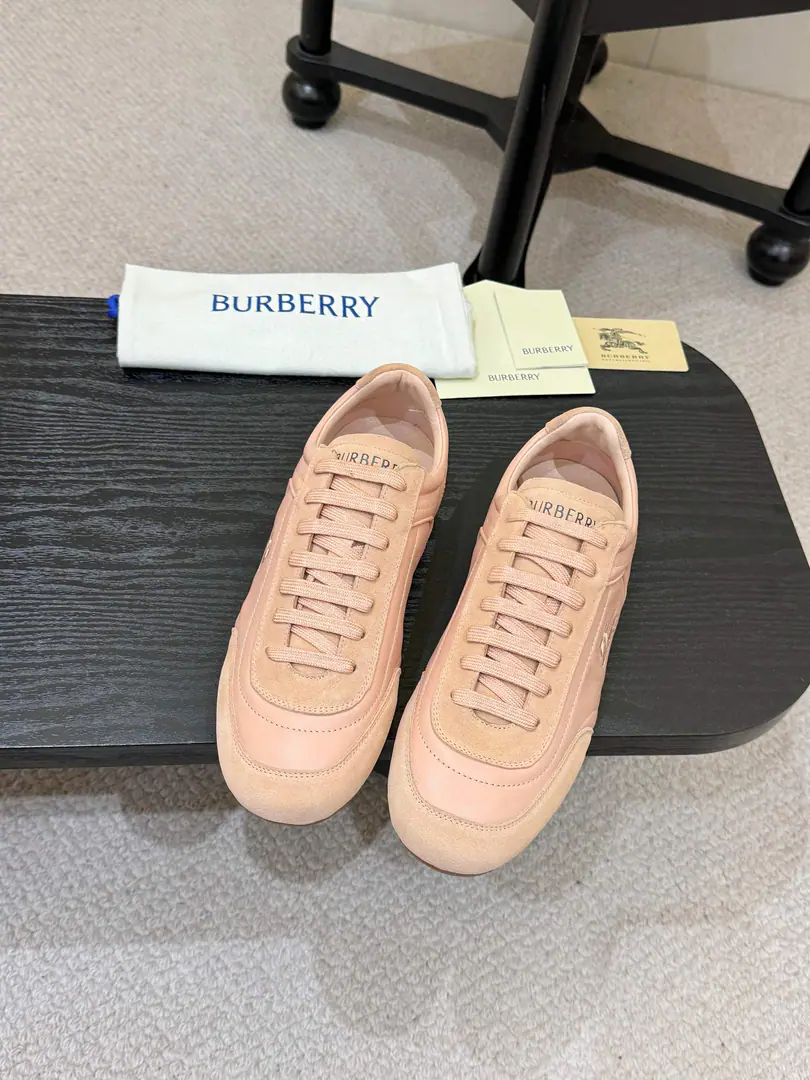 . Burberry2026The money is fresh out of the trunk., BurberryIt's a new logo., These shoes are really perfectly balanced.「Brand recognition」and「The daily reality.」. No big deal.logo, But with details, you show your taste., It's either self-dressing or gifts., It's all about the choice of not stepping on a thunder.. ✅ The material is full. Italian factory., Napa leather.+Refraction of Revelvet, The foot is so soft., The pigeons are soft and visible., No, I don't think so. ✅ Low profile branding. ColouredEKDThe Knight of Horses' logo is embroidered., You know, I don't know anything about that.. Shoe tongue.BurberryLettermark, Details of the heel stripes., It's branded everywhere.DNA ✅ Retro and functional. Streamline Regud contour, No foot-scrambling.. Light-Little-Little-Little-Little-Little-Little-Little-Little-Little-Little-Little-Little-Little-Little-Little-Little-Little-Little-Little-Little-Little-Little-Little-Little-Little-Little-Little-Little-Little-Little-Little-Little-Little-Liar-Little-Little-Little-Little-Little-Little-Liar-Line-Li-Little-Little-L-Li-L-L-L-L-L-L-L-L-L-L-L-L-L-L-L-L-L-L-L-A-L-A-L-L-A-L-A-L-A-A-N-N-N-N-A-N-N-N-N-N-N-N-N-N-N-N-N-N-N-N-N-N-N-N-N-N-N-N-N-N-N-N-N-N-N-N-N-N-N-, You're a big grip., The daily commute is free of stress. ✅ The Hundred Kings. Low-end design with long legs., - A suit., Leisure pants., Tsk., You can fit in a sports suit., Boys on duty, A couple of girls is perfect. ✅Fabulous.: Pulse/The little cow has a velvet. ✅Reeb.: In silk cow. ✅Otsumi!: Skin. ✅Colours: Pink ✅Codes: Men and women35-45（35,45Custom）