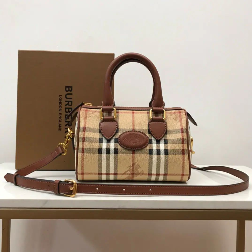 Middle-Current.vintageThe hottest Boston bag in the series.！ A pillow bag. Italian imports of retro-column thickness1.4Skins of a cow., The horse face is imported into Limonta., Natural things smell like their own., You can find out when you're a good man.！ Dimensions:20.14.11