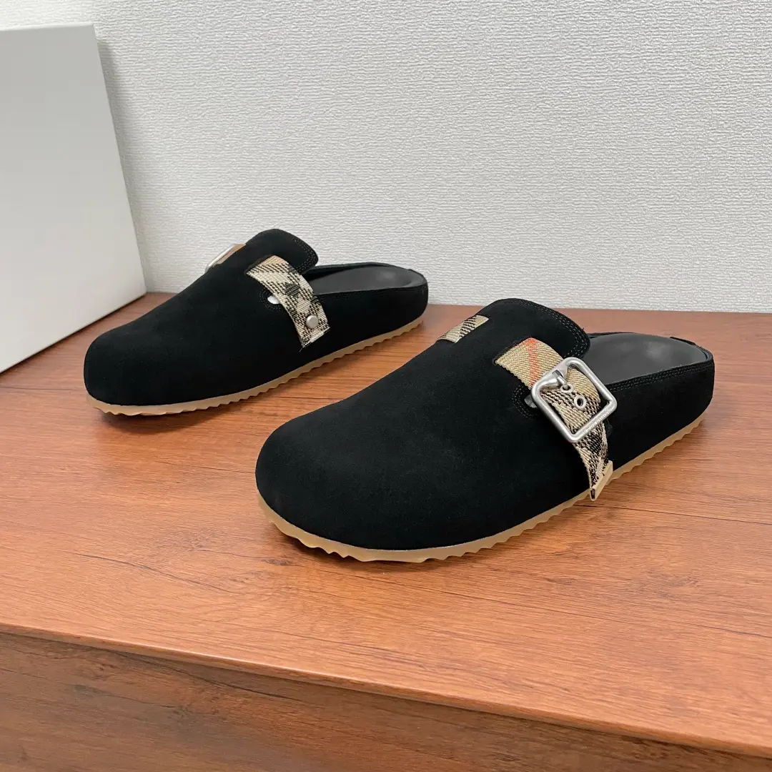Burberry New man's leather. Urchin Half-drawn This semi-trailer shoe is made of soft, anti-featur and calf skin., & Make modifiable B Font-button Ring, A symbolic sand with decorated flowers. Burberry Gravity. Bottom of a shoe-faced package, The soles of the shoes are matched with the face., Heeling with a tattoo., The top of the surface of the wave-shaped rubber. Burberry Letter logo. Get your feet up there., Fashion leisure！Full packaged dustproof bags！ Codes: 39-40-41-42-43-44 Standard Code（38/45You're not going to be able to buy back.） Half-drawn Olive green.