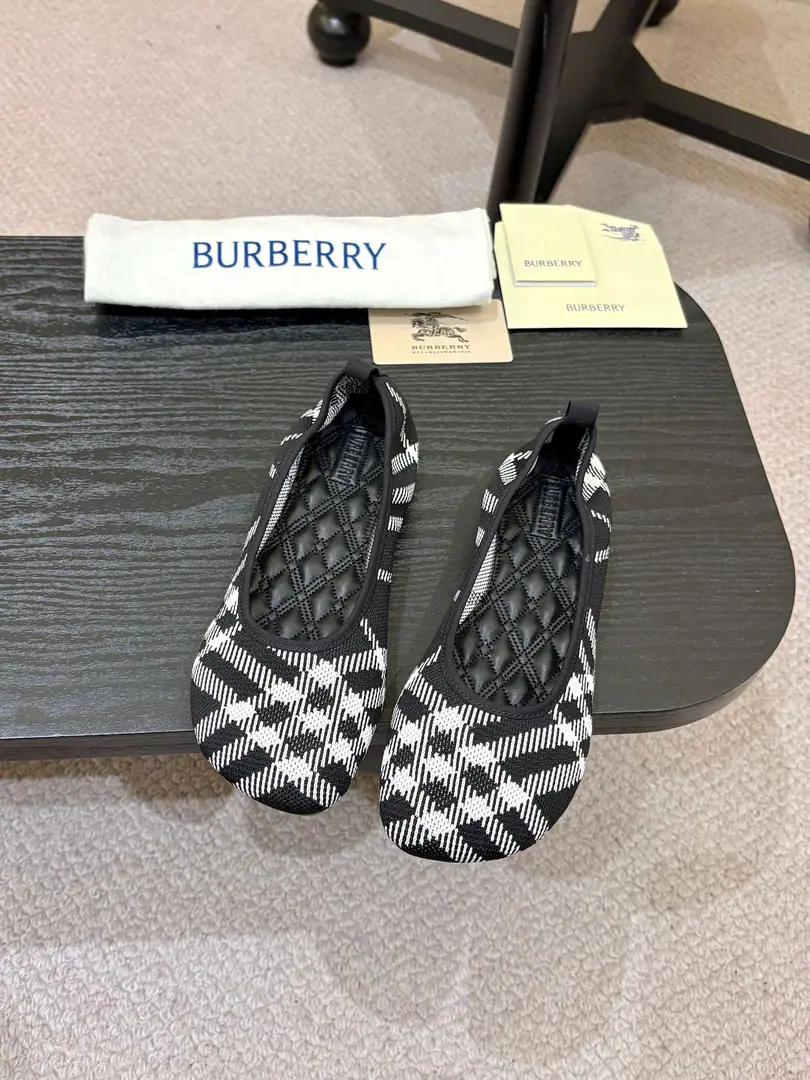 Plant price Burberry2026The ballerina shoes are out of the oven., nylon mixer.. It's a work of art in Italy., Decorative knitting Burberry Gravity. A knight's logo with a pony-tail on the soles.（EKD）Pump flowers., Sew leather shoes with a stairwelling design, Makes you feel comfortable in your clothes.. ✅Fabulous.: Flying Weaver ✅Reeb.: In the sheep's skin. ✅Otsumi!: TPU ✅Colours: Black, Almond., Pink3Colour Optional ✅Codes: Men and women35-41（40.41Do it.）