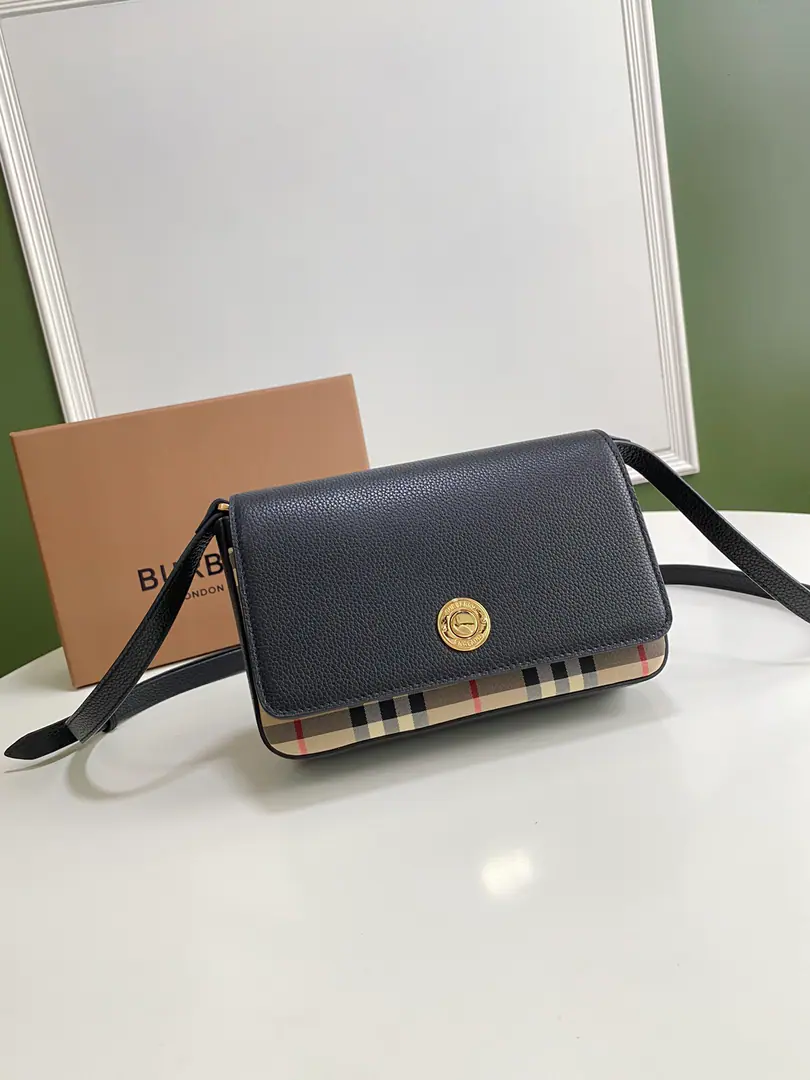 Special level BA fine slant pack., The Italians are chosen to make the leather and the troughs. Vintage The Shaggy Shape.. One shoulder., Slant, Or make hands and wrap them up.. 21 x 4.5 x 12.5cm🌟225150
