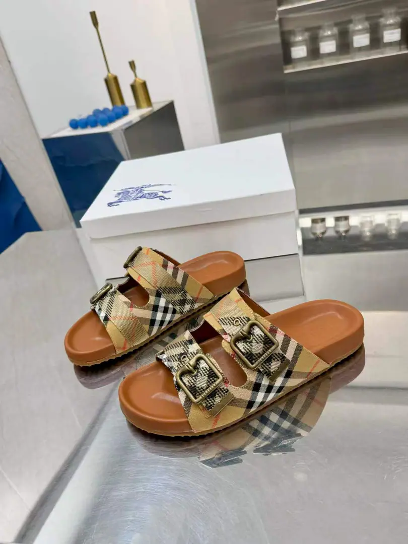 New🌈🌈🌈BurberryBobley's couple loaded a wire and put a bouquet on the slippers.🔥🔥, Recite the purchase board, 🌸🌸🌸The only one who can be a big shot. 🌺🌺 ✅Fabulous.: Cows are counter-feat. ✅Reeb.: In the sheep's skin. 🌸🌸 ✅Otsumi! 🍎🍎✅Colours: Brown., Black, Sand, Grid ✅Codes: 35-45, （35.44.45No re-election.）