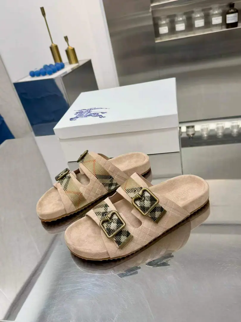 New🌈🌈🌈BurberryBobley's couple loaded a wire and put a bouquet on the slippers.🔥🔥, Recite the purchase board, 🌸🌸🌸The only one who can be a big shot. 🌺🌺 ✅Fabulous.: Cows are counter-feat. ✅Reeb.: In the sheep's skin. 🌸🌸 ✅Otsumi! 🍎🍎✅Colours: Brown., Black, Sand, Grid ✅Codes: 35-45, （35.44.45No re-election.）