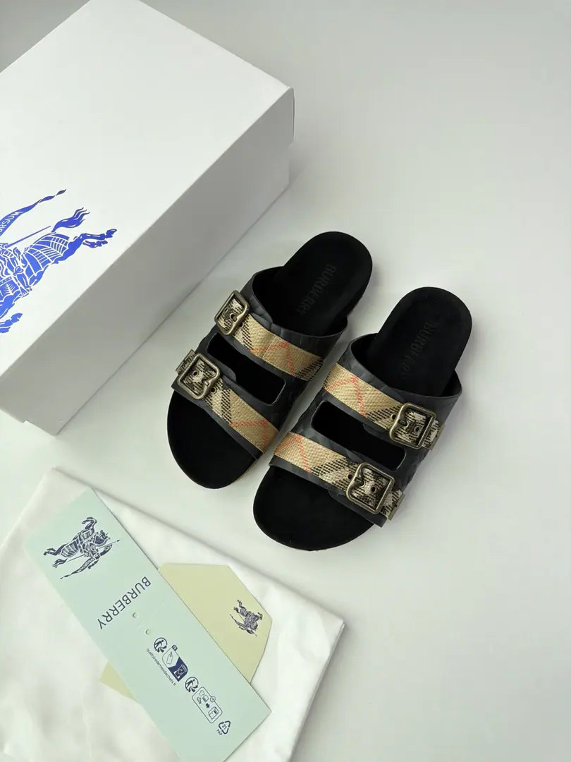 Burberry - Brickhams., Classic.“Brockon shoes.”, It's a match.BurberrySignalVintageGravity weeds and adjustable metal buttons, It's a combination of retroception and recognition., And spring and summer are very popular.“Lazy shoes.”Pattern. Codes: 39-45 （38 46Make a reservation.） Colours: Light, Caramel camels., Qazi-hung, Black velvet., Black leather.