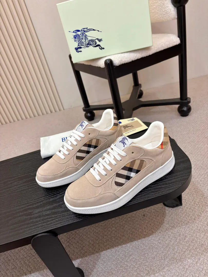 Plant price Burberry2025The money's coming out., Three years of classic grids back., A hundred., Decorative Swirl Burberry Gear. With a lined and twig shoelace on the eye of the net., The rubber shoe bottom is a collection. Burberry Letter logo. From Burberry The classics., The necessary provision for the closet is interpreted in a branded style.. ✅Fabulous.: Classic cotton.+Cows are counter-feat. ✅Reeb.: The plaque's skin is all over the place. ✅Otsumi!: TPU ✅Colours: Black. ✅Codes: Men and women35-45（35,45Custom）