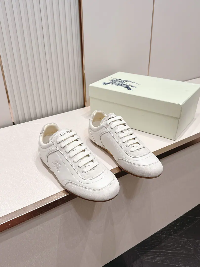 Top Men Burberry - Boboli. 2026Newest leisure. - Tetsu. A soft and comfortable German shoe. Next2026Summer series successfully launchedKnightA new low-group sports shoe after the sneakers captures the low-profile contour of the new seasonly stale and is sophisticated.BurberryThe details are made from the soft napa leather with the anti-feather leather. Of which the linen color/The dove-coloured formula uses the anti-feather-glossed fabric with a greasy-tied strap of shoes and a puncture. BurberryLogo Same paragraph for men and women The scale is carefully considered. It's a neutral contemplation that keeps the bright. And the softness of the woman in the dress. Bullskins. Original Base 35-45Code