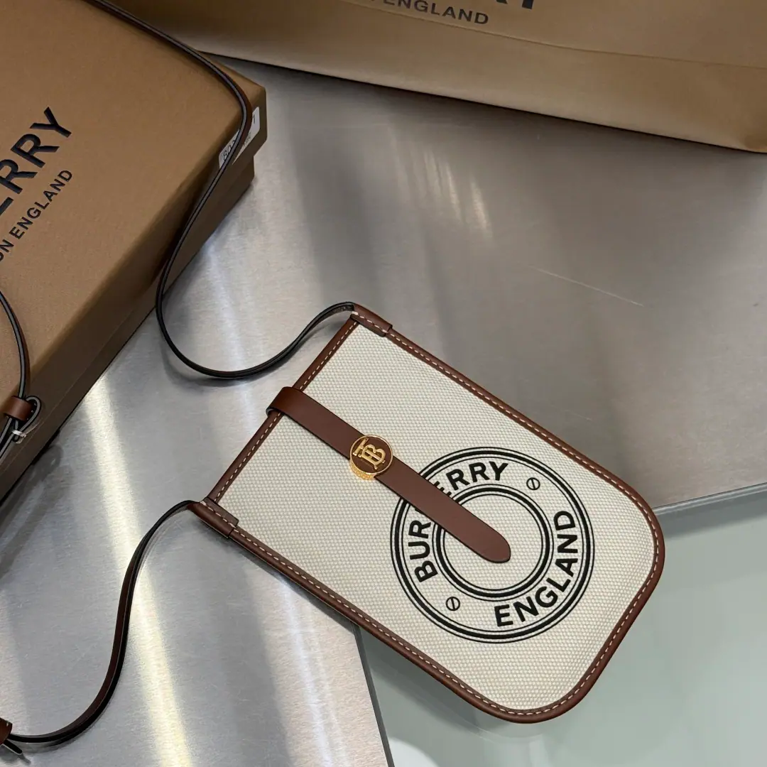 Special level BHome letter canvas bag., Simple, generous-designed mobile phone bags are the most popular and necessary.🥂It's a typical thing about taste.～It's a low profile but it's not to be ignored.🎗Classic.TBTabs And it's a canvas., It's a nice touch., It's light and it's easy to dent. There's four more slots on the back. I want to take it out every day.gai, It's a good look and a good workout. Dimensions: 12 x 3.5 x 18cm🌟Model0021