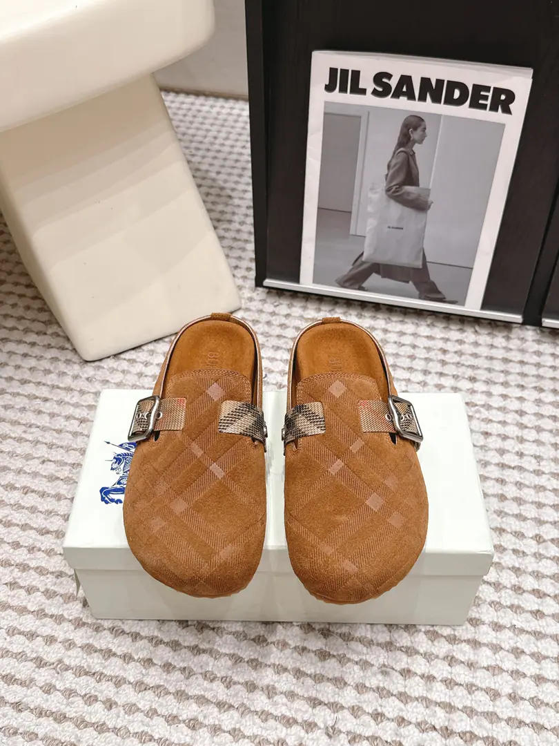 Requisition level - Boboli.Burberry Classic stroke. Blast the street bracken slippers. It's made of soft anti-featur., It's a work of art in Italy.. I'm putting a lot of pressure on the grid., The soles of the pressurized shoes., It's a top-end logo.. & Make modifiable B Font-button Ring, A symbolic sand with decorated flowers. Burberry Gravity. Fabulous.: Counter-featur./Bullskins. Reeb.: In silk cow. Otsumi!: TPU Codes: Female size35/41（35, 41Custom） Men38/45（45Custom）