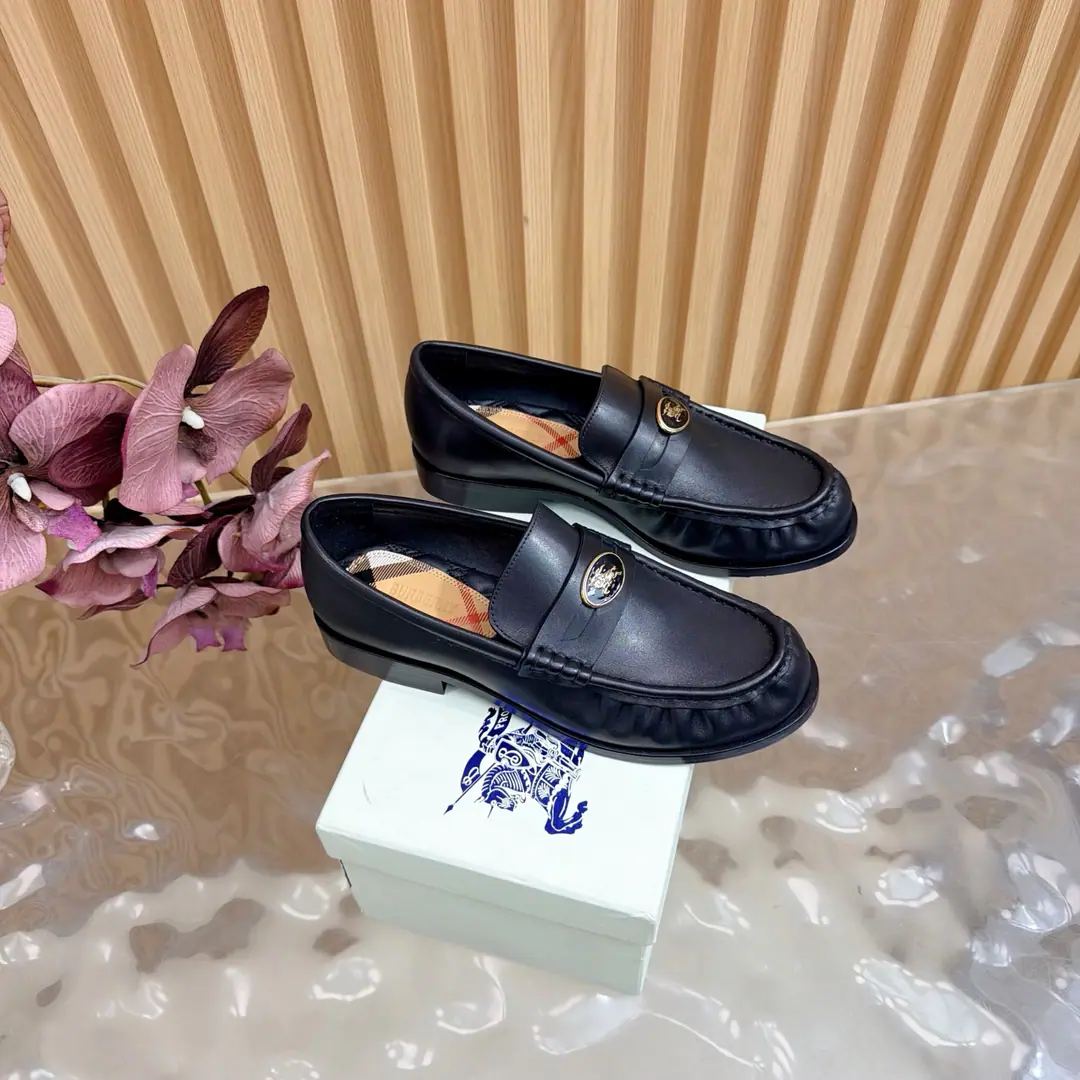 - Boboli. 💕Burberry 2025The money's coming out. New Gravity Terrace LeFleur shoes.👞 Three years of classic grids back., A hundred., Decorative Swirl Burberry Gear. With a lined and twig shoelace on the eye of the net., The rubber shoe bottom is a collection. Burberry Letter logo. From Burberry The classics., The necessary provision for the closet is interpreted in a branded style.. ✅Fabulous.: Bullskins. ✅Reeb.: Inside the original plate., The silk cow has feet. ✅Otsumi!: That's a little skin. ✅Codes: 35-40（40Custom）