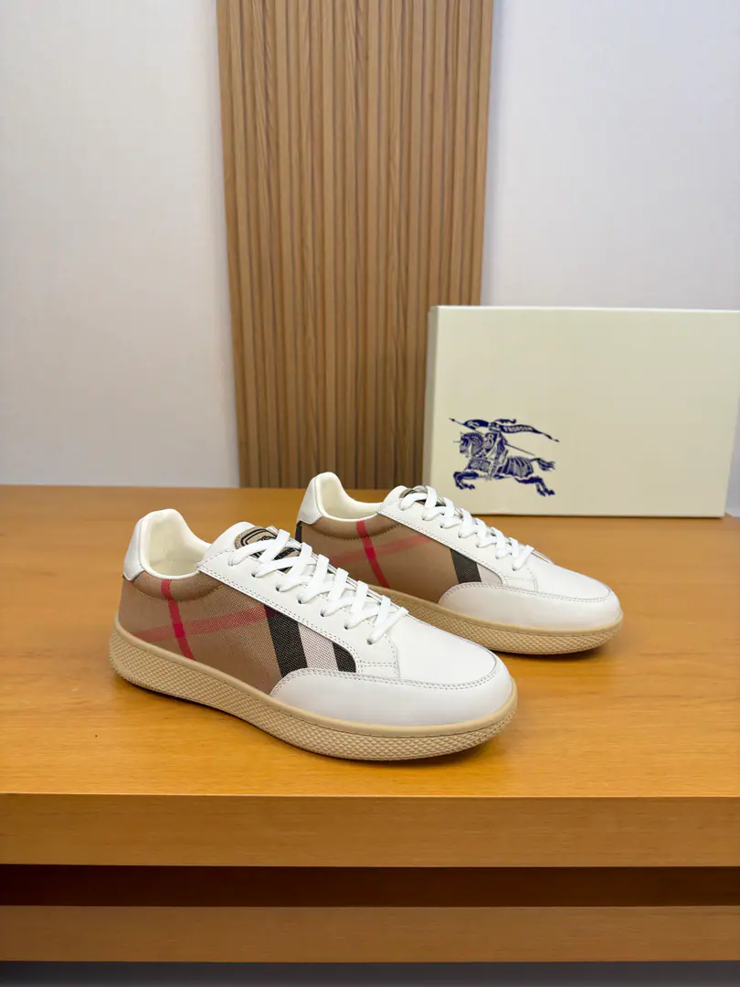 【 BURBERRY】- Boboli. High-end quality Original List·Leisure sports shoes Shoe.: Imports🔝Napa Skin., Brand totems., Shoe tongue..The brand of the car.logoCursor, Back up..Air pressure brand totem Uchi.: Water-tied cow skin. Otsumi!: It's so light.TPRRubber; Form Super-high-quality control.·- I'm doing a little work.: Highlight(High-end·- How expensive.·Slot) Size: 38-44（45, Make a reservation.)·BBR0157