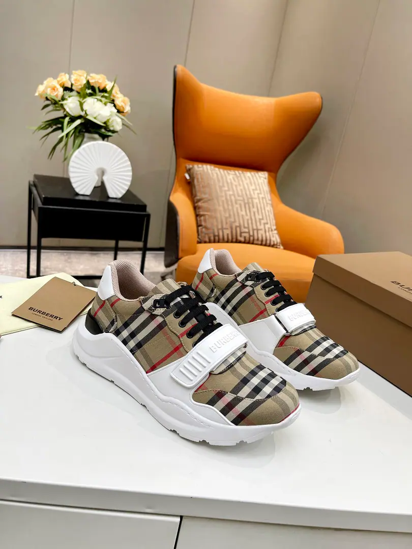 Recent Colours🌈Supply year round, Don't worry about it.！High-end version: Female,Men+10 BurberryBobley.2020Big booty., Recite the purchase board, The tablet, the head., Original plate reprint sign, It's either expensive or high-end.🙈🙈, Welcome to physical comparison.！ ✅Fabulous.: Silk cow skin.+The sheep. ✅Reeb.: In the plain motion., In the silk cow. ✅Otsumi!: The prototype is open.TR ✅Colours: 9Colour Optional ✅Codes: Female35-40, Men39-45（35,45Custom） ✅Packaging: Plaster packaging