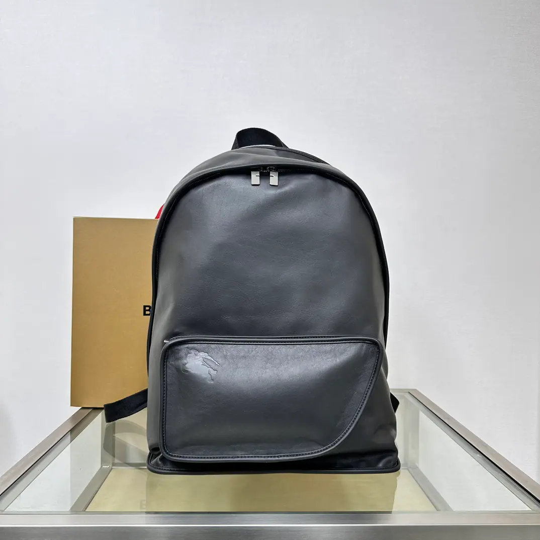 Special level BThe latest two-handbag at home., I'm going to make it with a little cow-skinned noodles.. Match BHome only lined, There's plenty of room inside.. With scalable shoulder belts and B Font accessories, Pockets are folded and shielded. Dimensions39×21×46cm Model6021