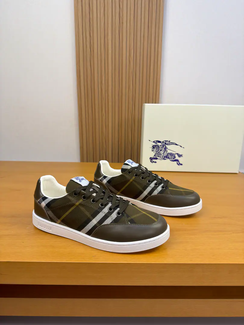 【 BURBERRY】- Boboli. High-end quality Original List·Leisure sports shoes Shoe.: Imports🔝Napa Skin., Brand totems., Shoe tongue..The brand of the car.logoCursor, Back up..Air pressure brand totem Uchi.: Water-tied cow skin. Otsumi!: It's so light.TPRRubber; Form Super-high-quality control.·- I'm doing a little work.: Highlight(High-end·- How expensive.·Slot) Size: 38-44（45, Make a reservation.)·BBR0157
