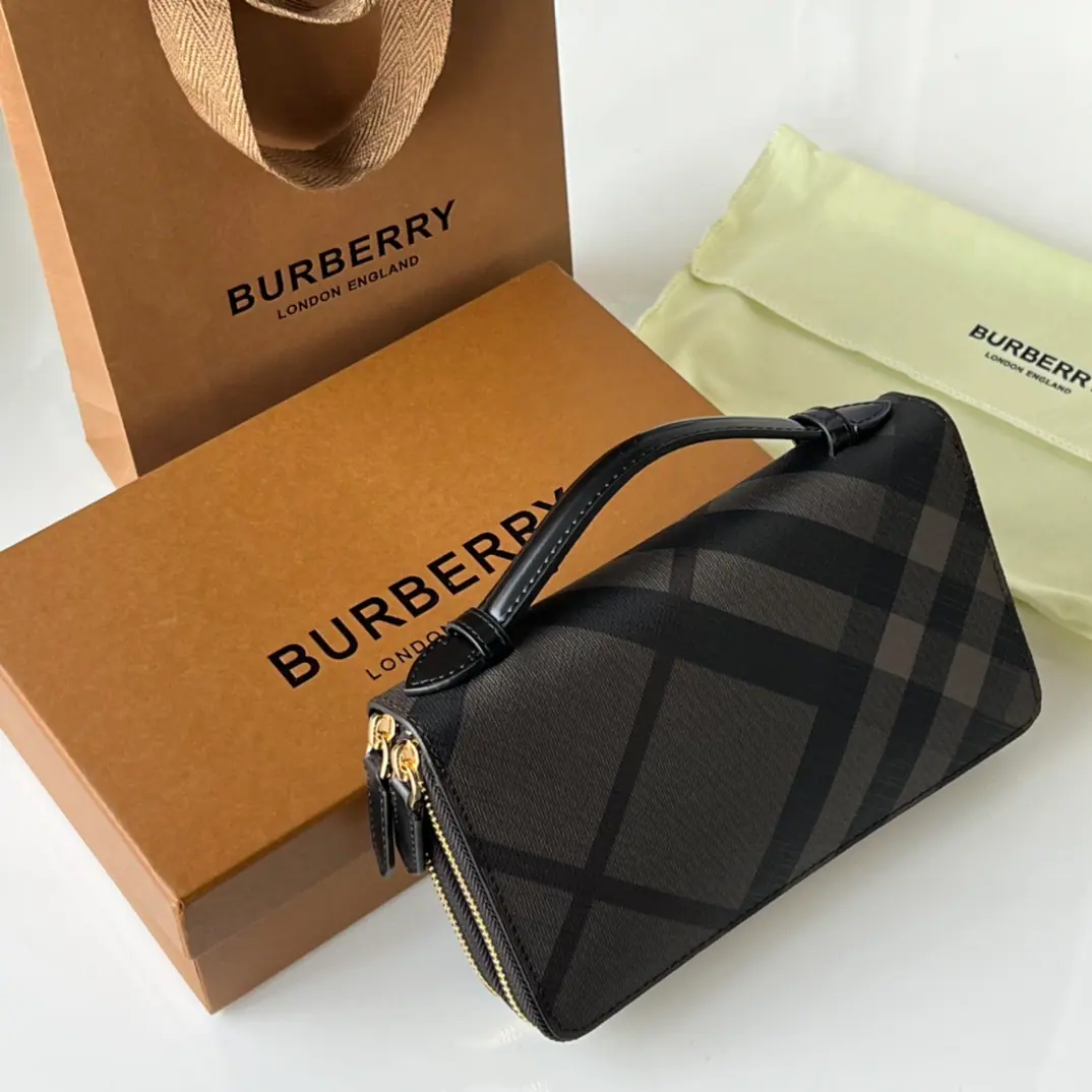 LondonGreco, double-lapper hand with bag.➰【B•Home.】Original Single🇮🇹～～🎉👉The smoked fumes are accompanied by the importation of black cow skin., Silver metal hardware accessories, 👍- I'm doing a little work.💋Physical shoot📷, 🆔🆔3998Dimensions21.5cm*12.5cm*5cm
