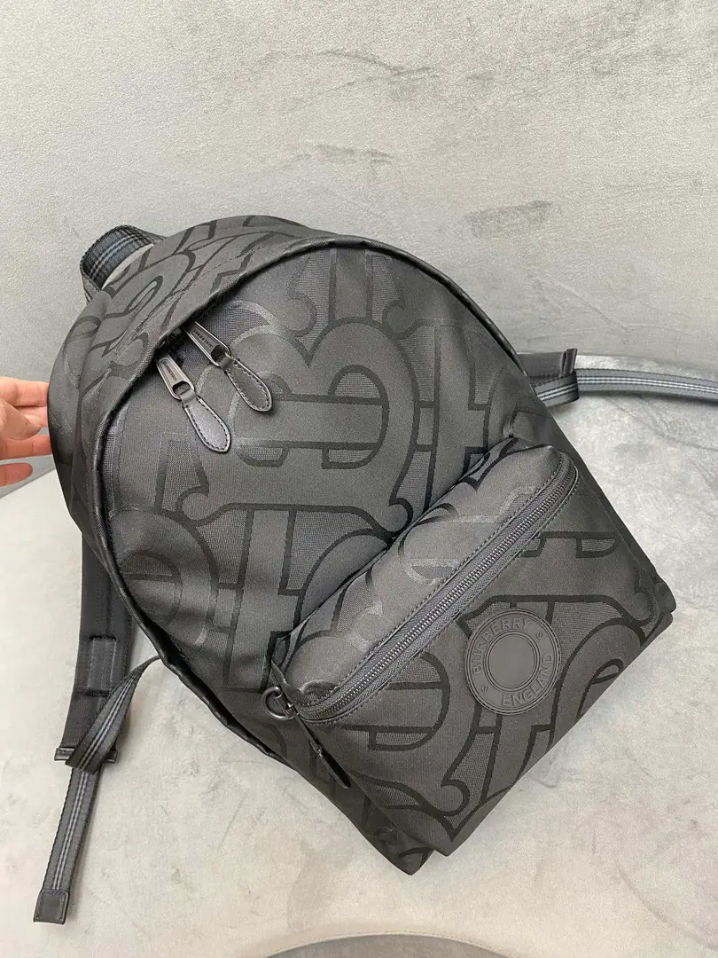 BThe home shoulder bag was made of fabric made of regenerated polyester fibres and cotton veils., Decoration Thomas BurProprietary ID pattern up, The details of the nylon with the logo striped striped and the brand logo.. 30.5 x 14.5 x 42.5cm🌟Model1095