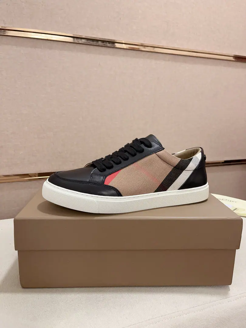 Plant prices: Top Version◾️▫️The new Barbolis' old-school low-ass sneakers., By Vintage The calf's skin is new., Decorating new brand logo. In the top of the cow's skin., Heel. Burberry Letters of the Facing logo, TPUOriginal Base！Codes:38-44. - It's a deal.45