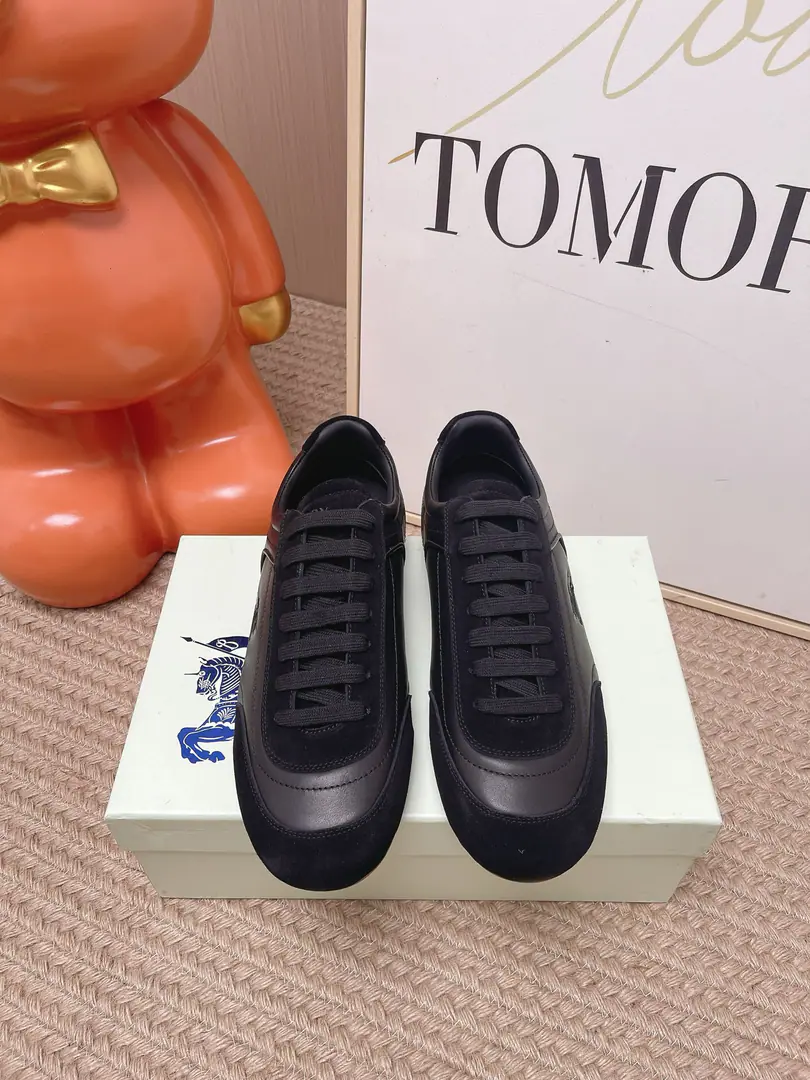 Top Version: Men➕10 𝐁𝐔𝐑𝐁𝐄𝐑𝐑𝐘# Bobley's new Margo-Little and all the new balconies.·- Boboli.（Burberry）Classic Prototypes It's a really nice shoe.··Knight's blue skates. Finally, I see the latest slanting sneakers really look good., I can do whatever I want. Sports shoes, It's made of cotton-combined fabric.. Made in Italian craftsmen., Decorative Swirl Burberry Gear. With a lined and twig shoelace on the eye of the net., The rubber shoe bottom is a collection. Burberry Letter logo. From Burberry The classics., The necessary provision for the closet is interpreted in a branded style.. The knight's logo is on the side of round-shoes and tongue.（EKD）Label leather shoes mats, Shoes bottom strap. Burberry Letter logo size: 35-44