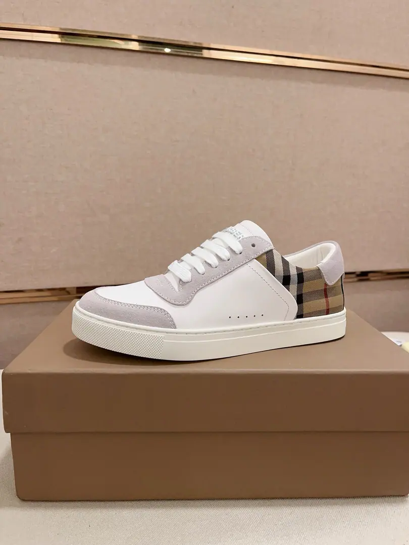 Plant prices: Top Version◾️▫️The new Barbolis' old-school low-ass sneakers., By Vintage The calf's skin is new., Decorating new brand logo. In the top of the cow's skin., Heel. Burberry Letters of the Facing logo, TPUOriginal Base！Codes:38-44. - It's a deal.45