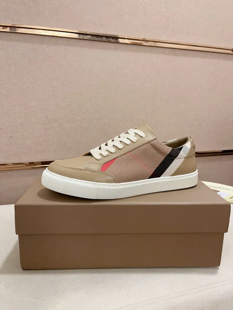 Plant prices: Top Version◾️▫️The new Barbolis' old-school low-ass sneakers., By Vintage The calf's skin is new., Decorating new brand logo. In the top of the cow's skin., Heel. Burberry Letters of the Facing logo, TPUOriginal Base！Codes:38-44. - It's a deal.45